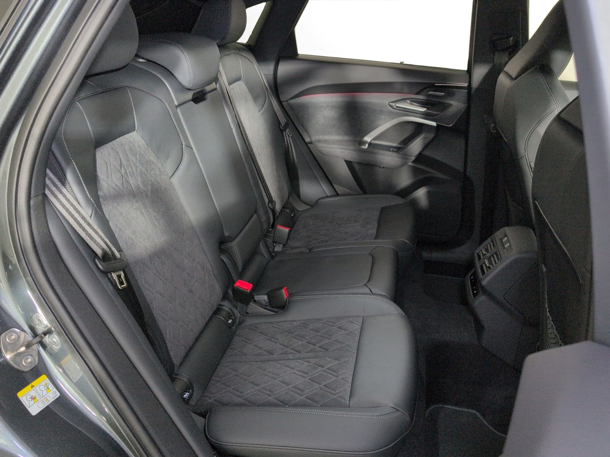 listing desktop thumbnail image 7