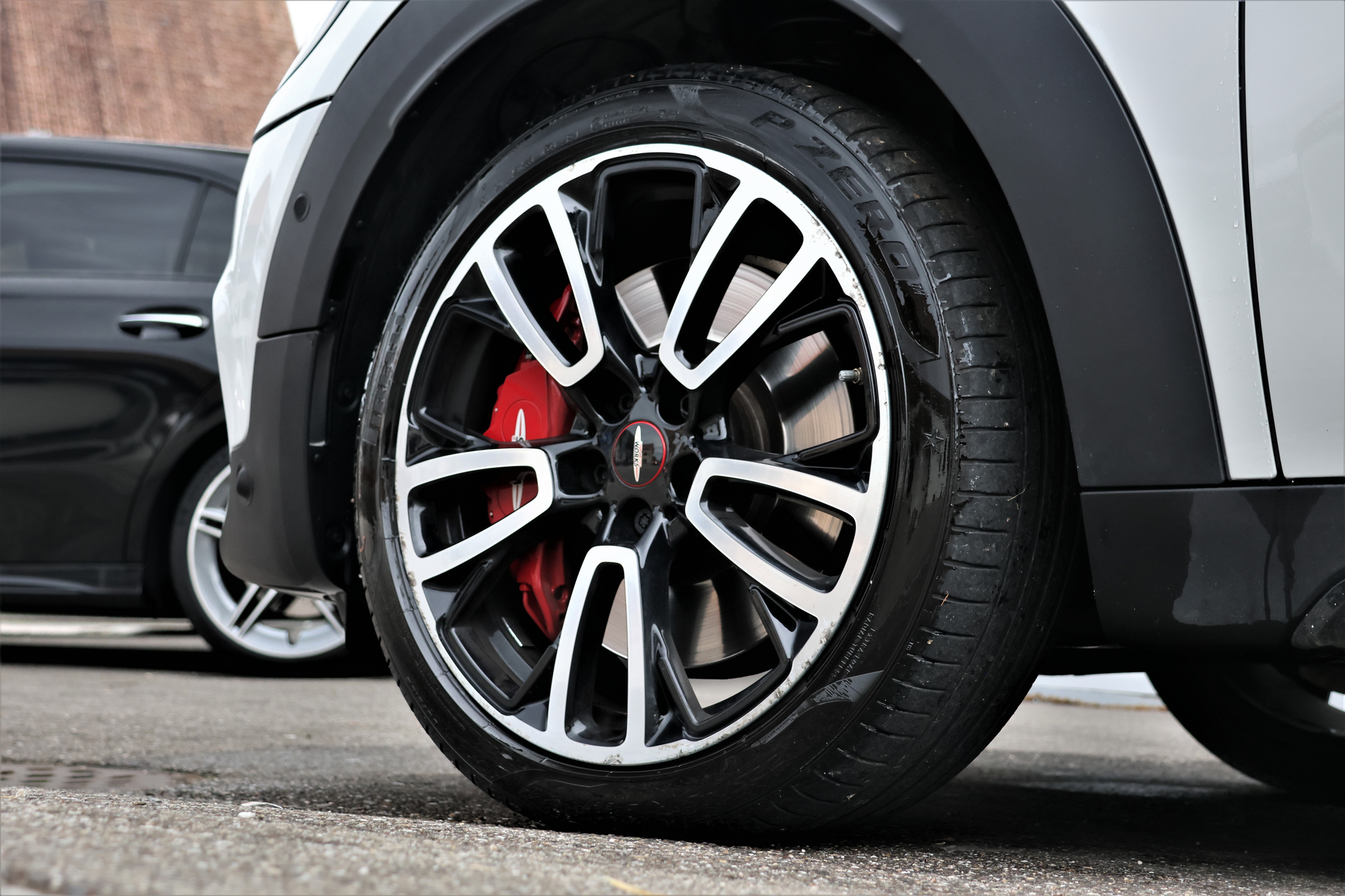 listing desktop thumbnail image 6