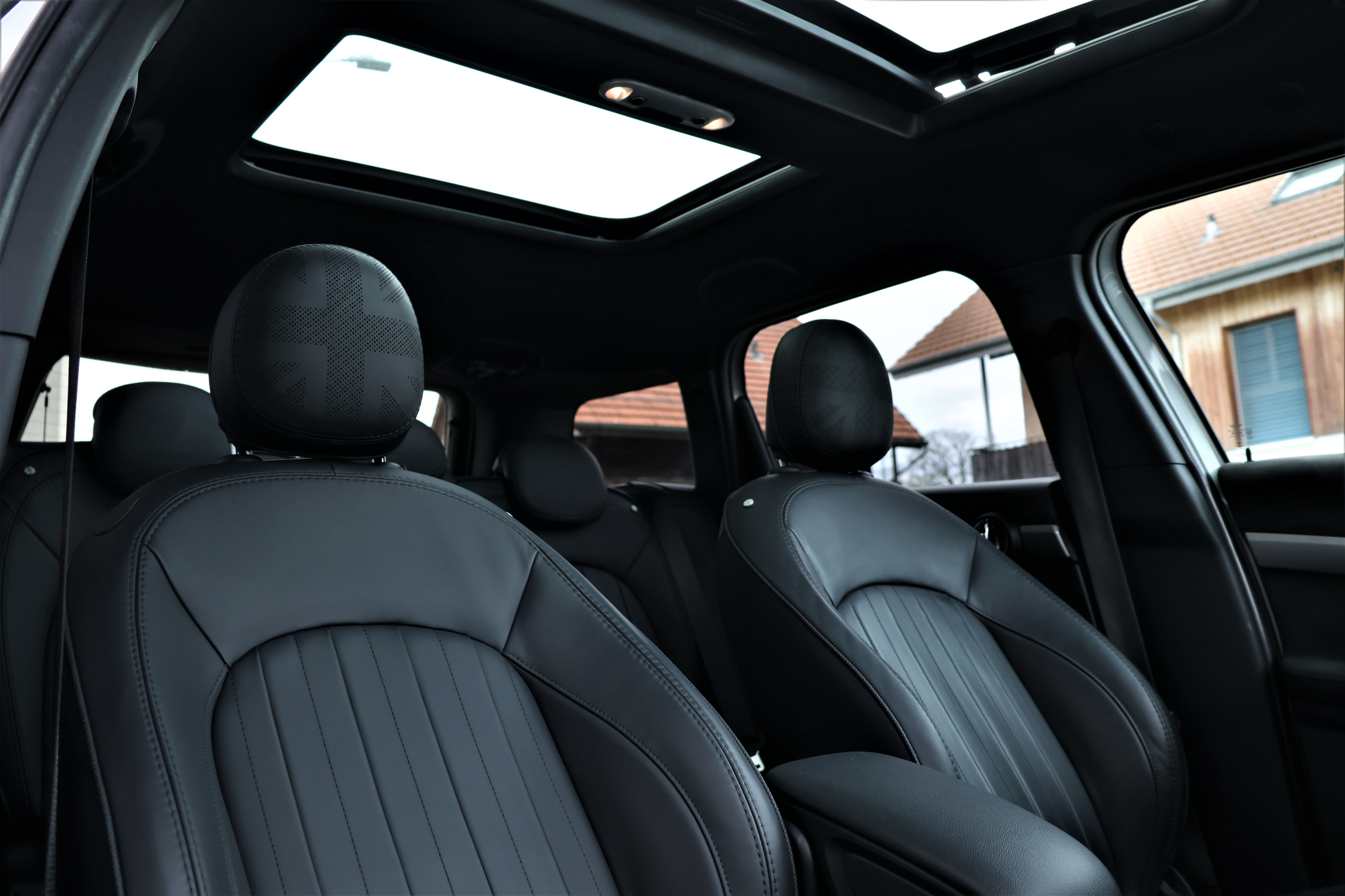 listing desktop thumbnail image 20