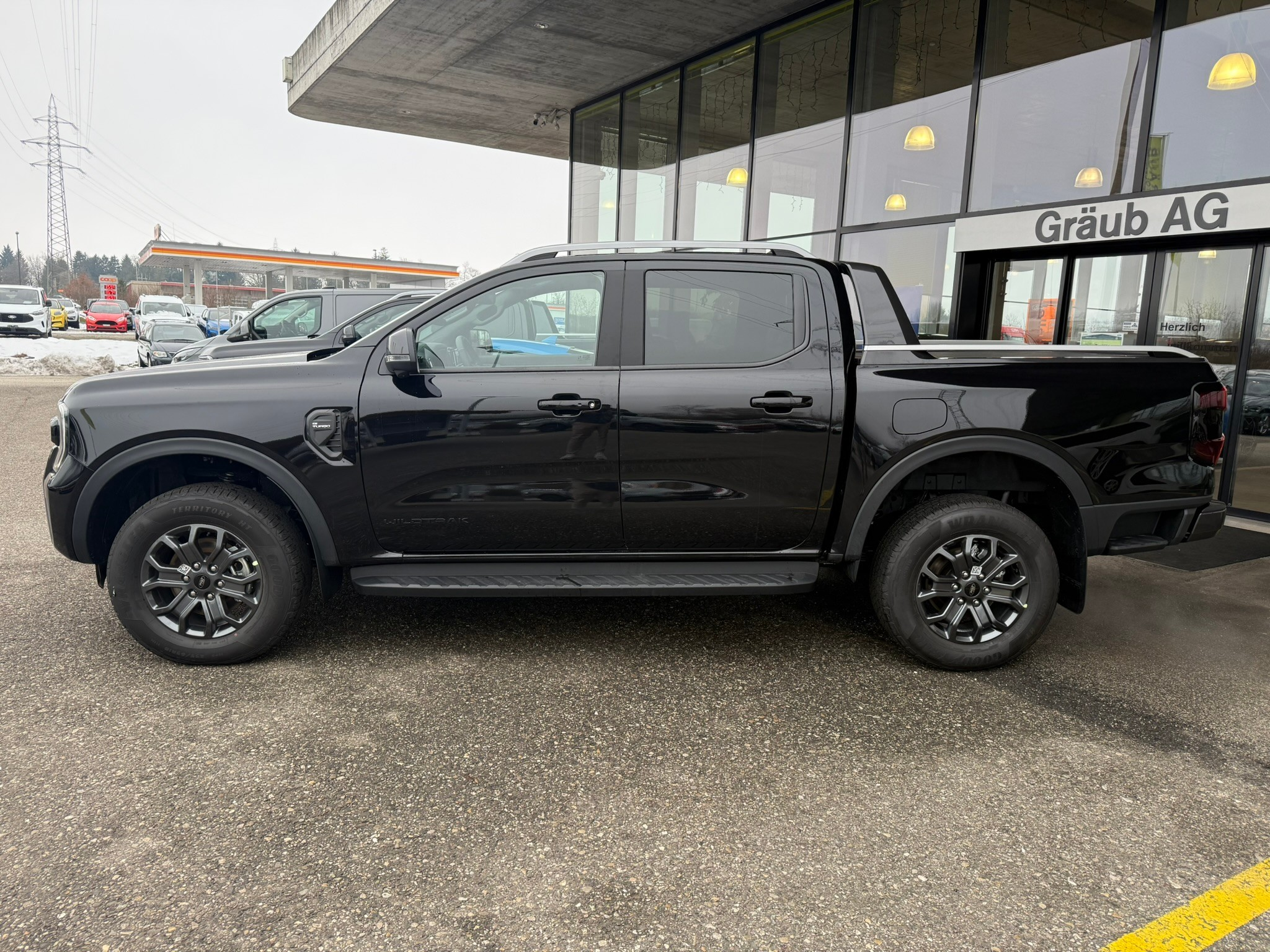 listing desktop thumbnail image 3