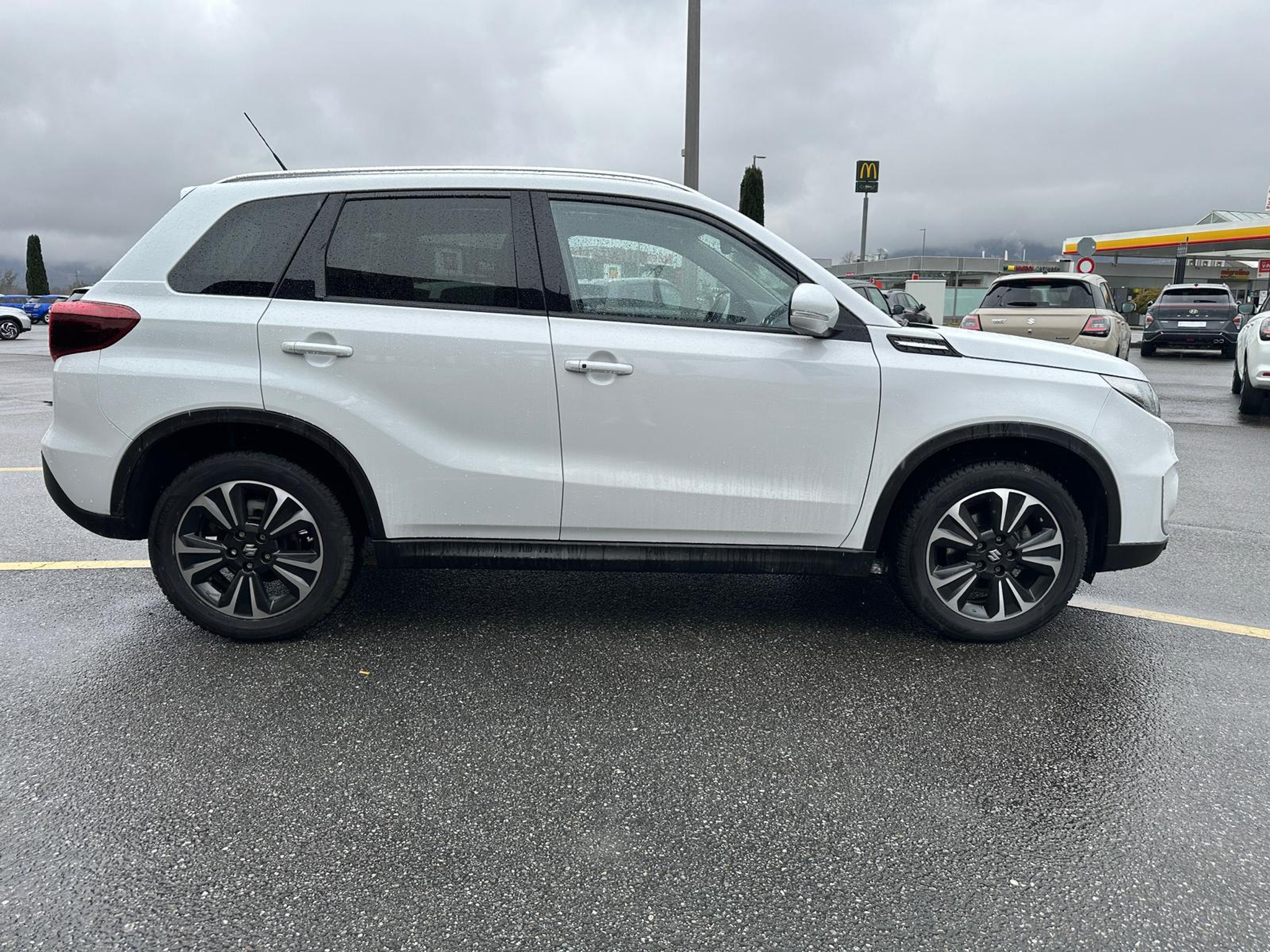 listing desktop thumbnail image 5