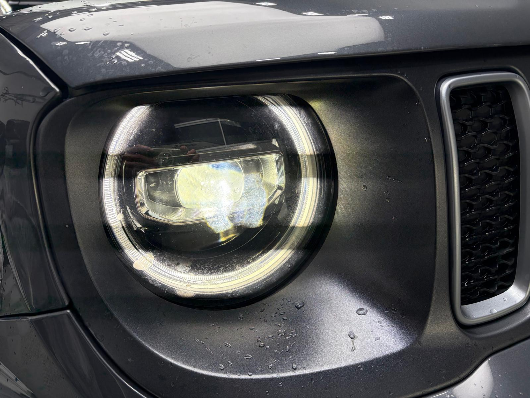 listing desktop thumbnail image 2