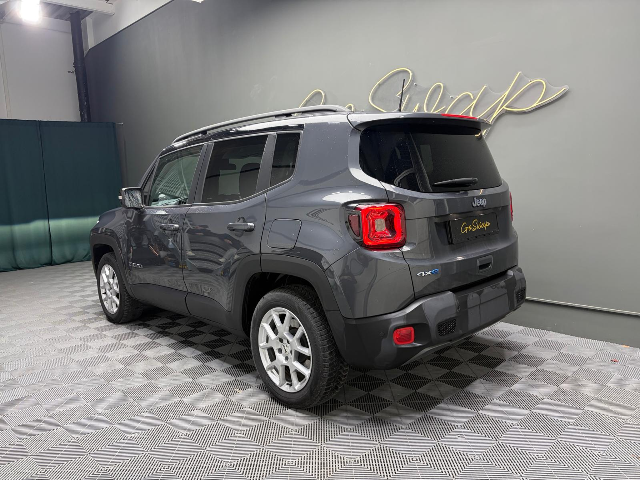 listing desktop thumbnail image 9