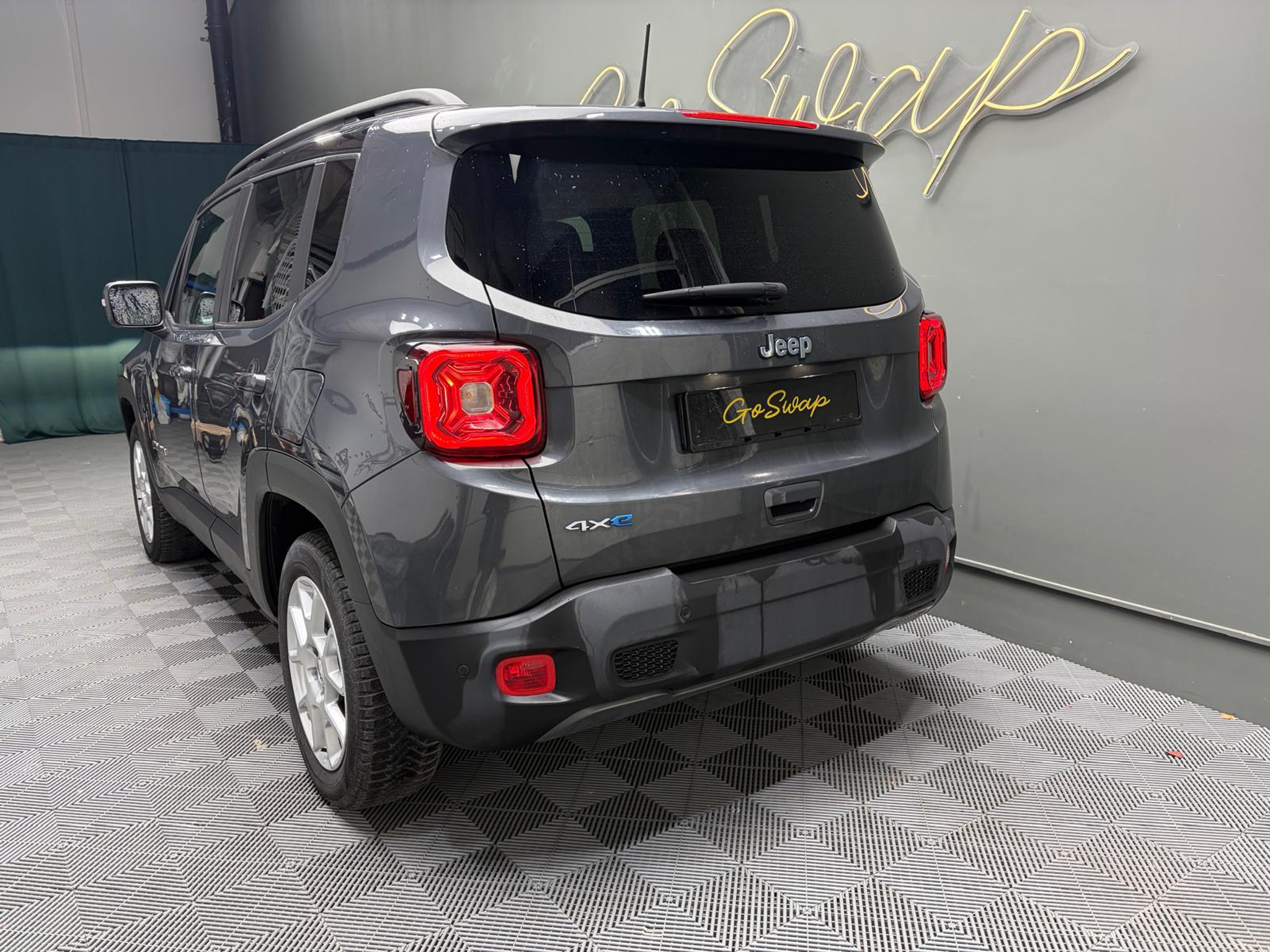 listing desktop thumbnail image 11