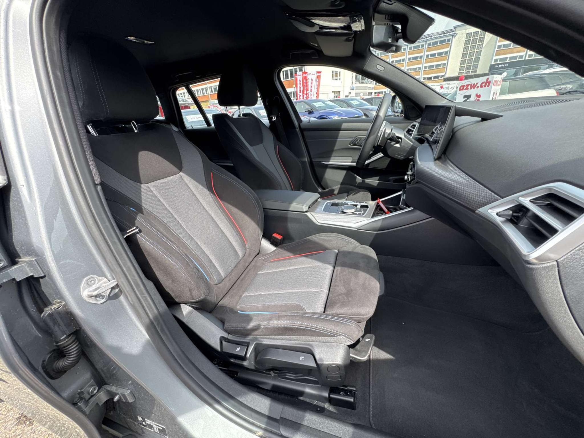 listing desktop thumbnail image 12