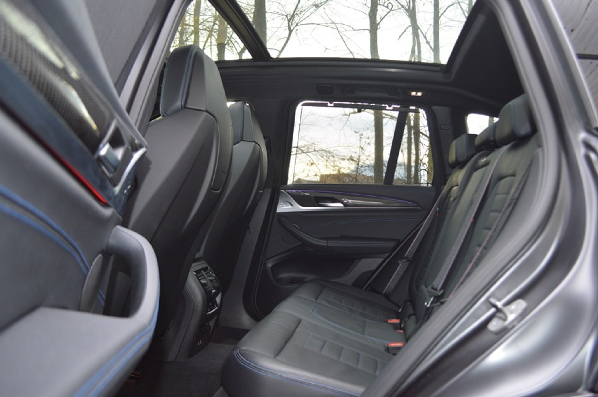 listing desktop thumbnail image 6