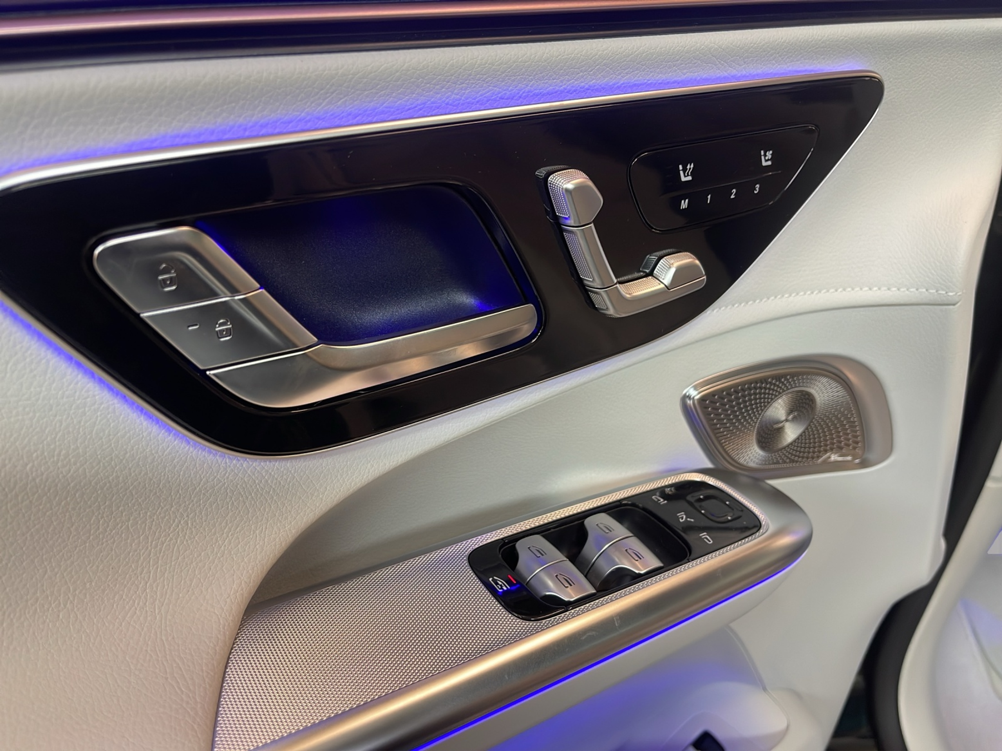 listing desktop thumbnail image 11