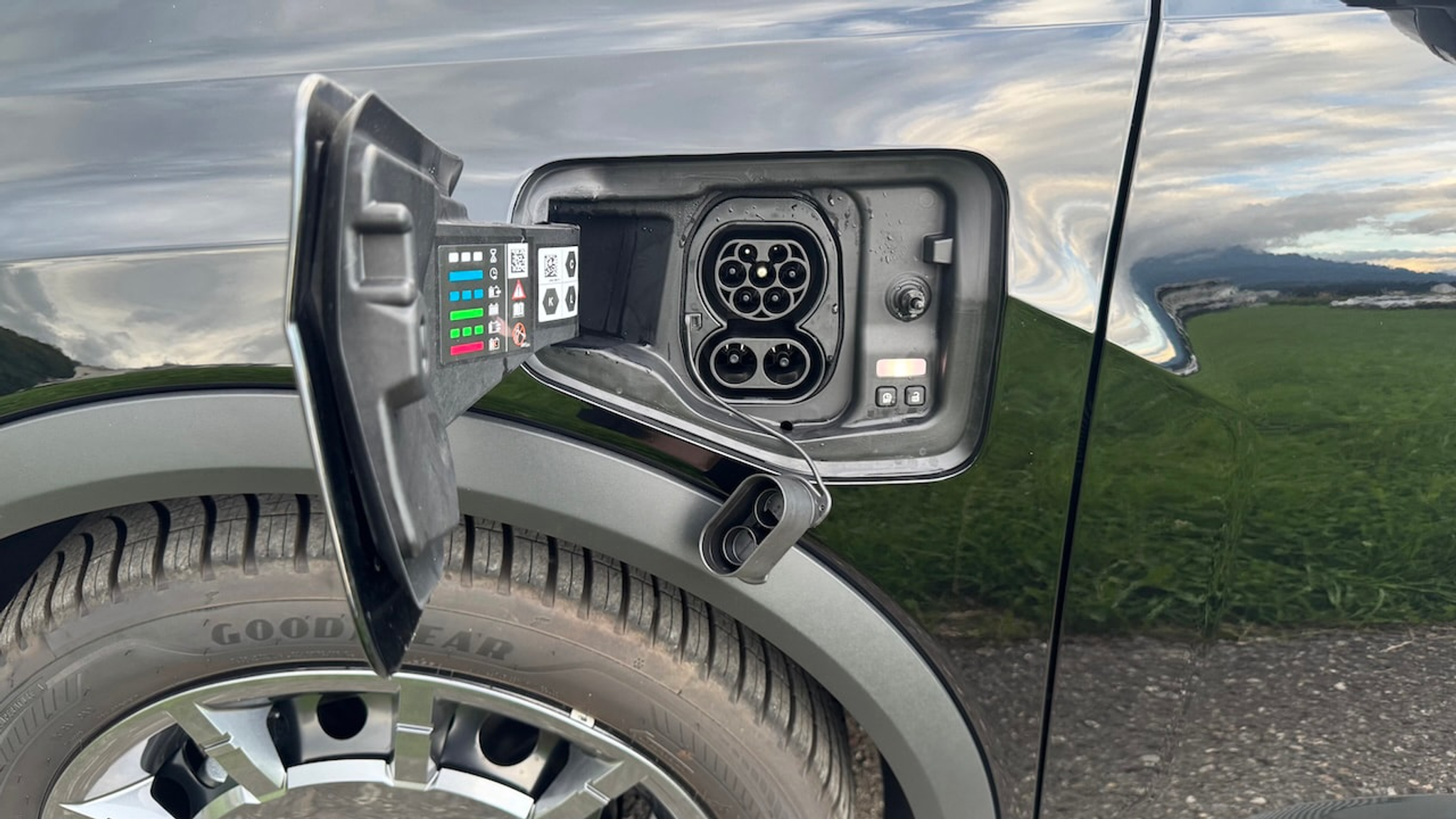 listing desktop thumbnail image 12