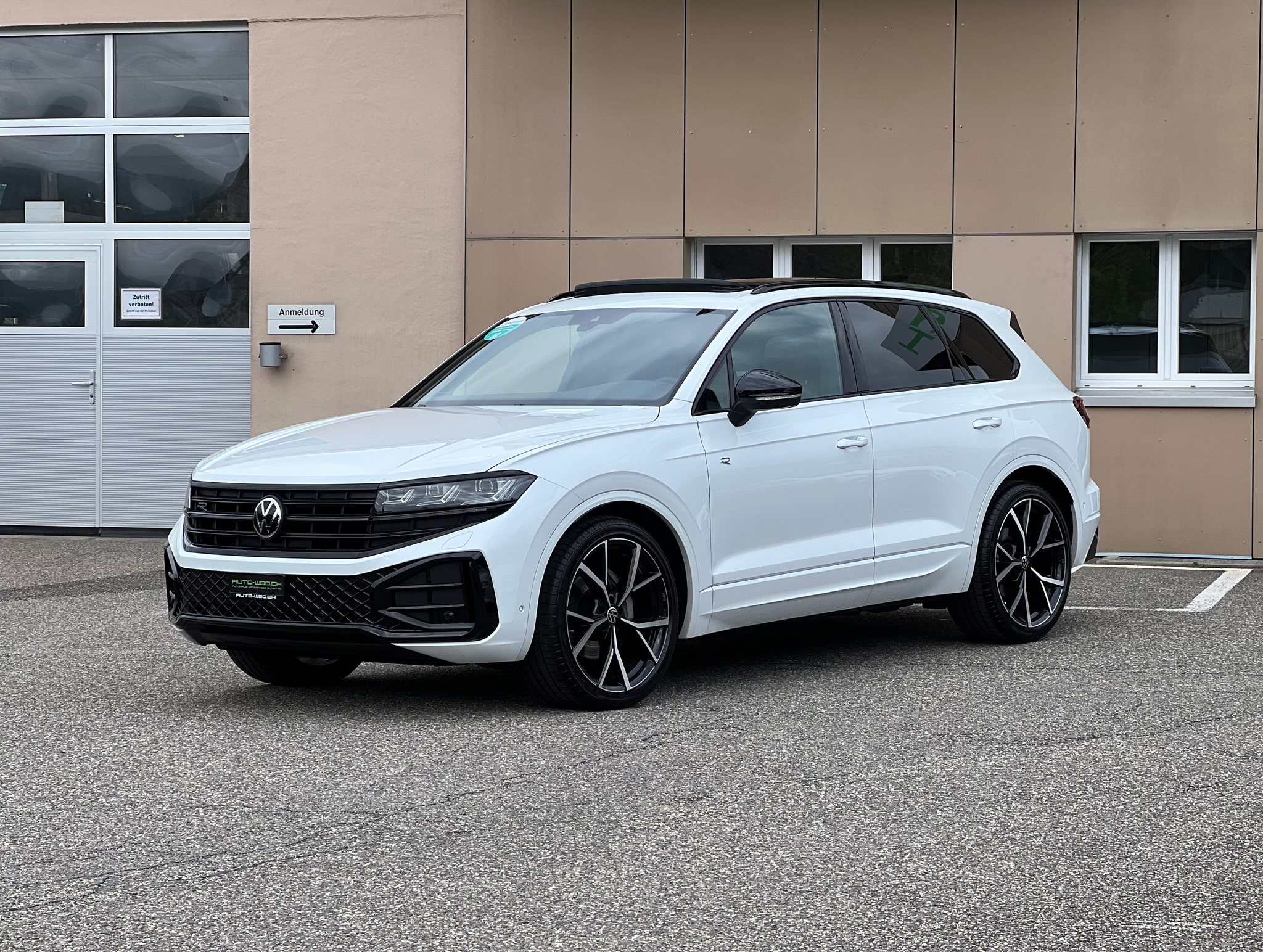 car-image-0