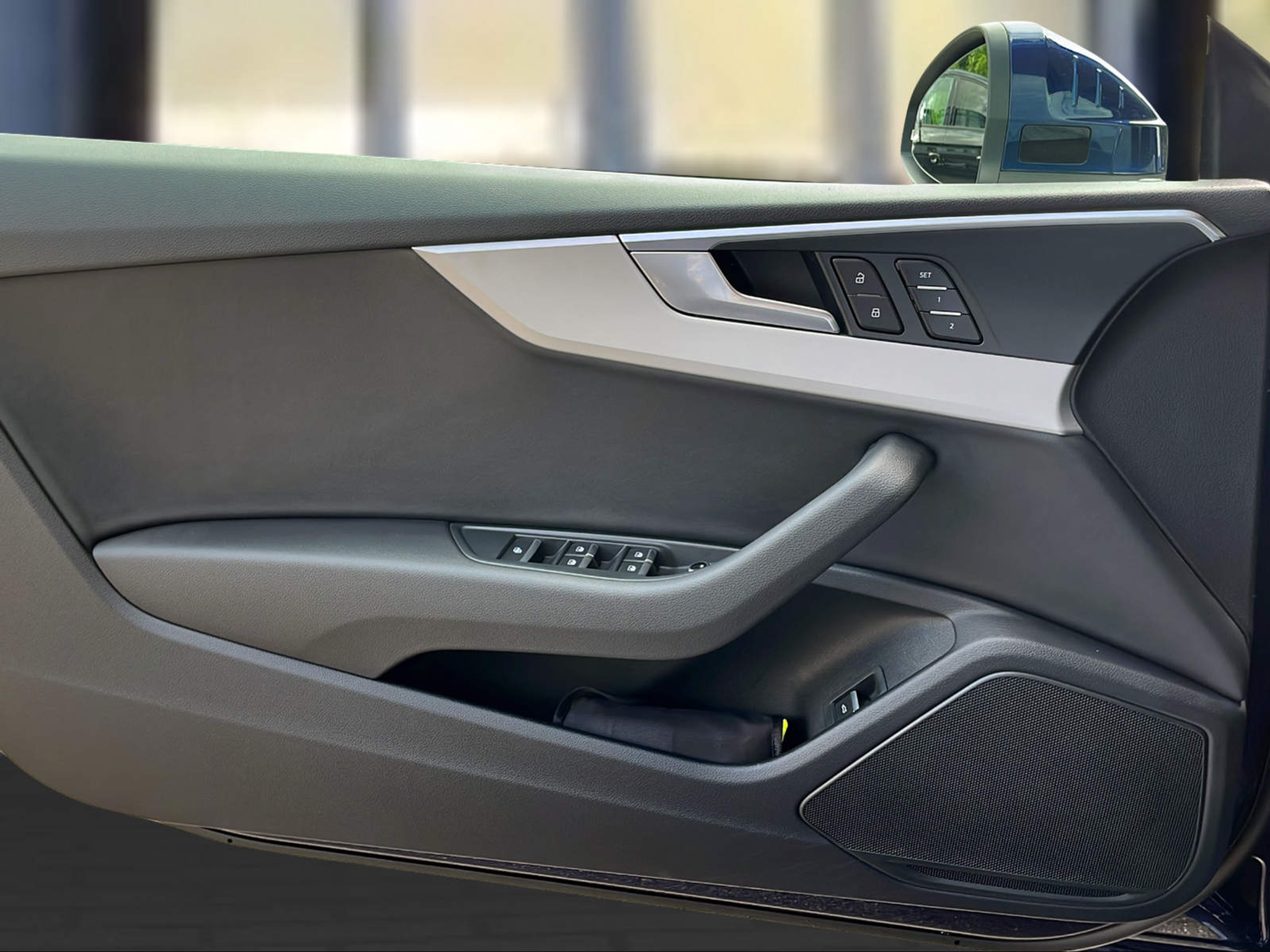 listing desktop thumbnail image 14