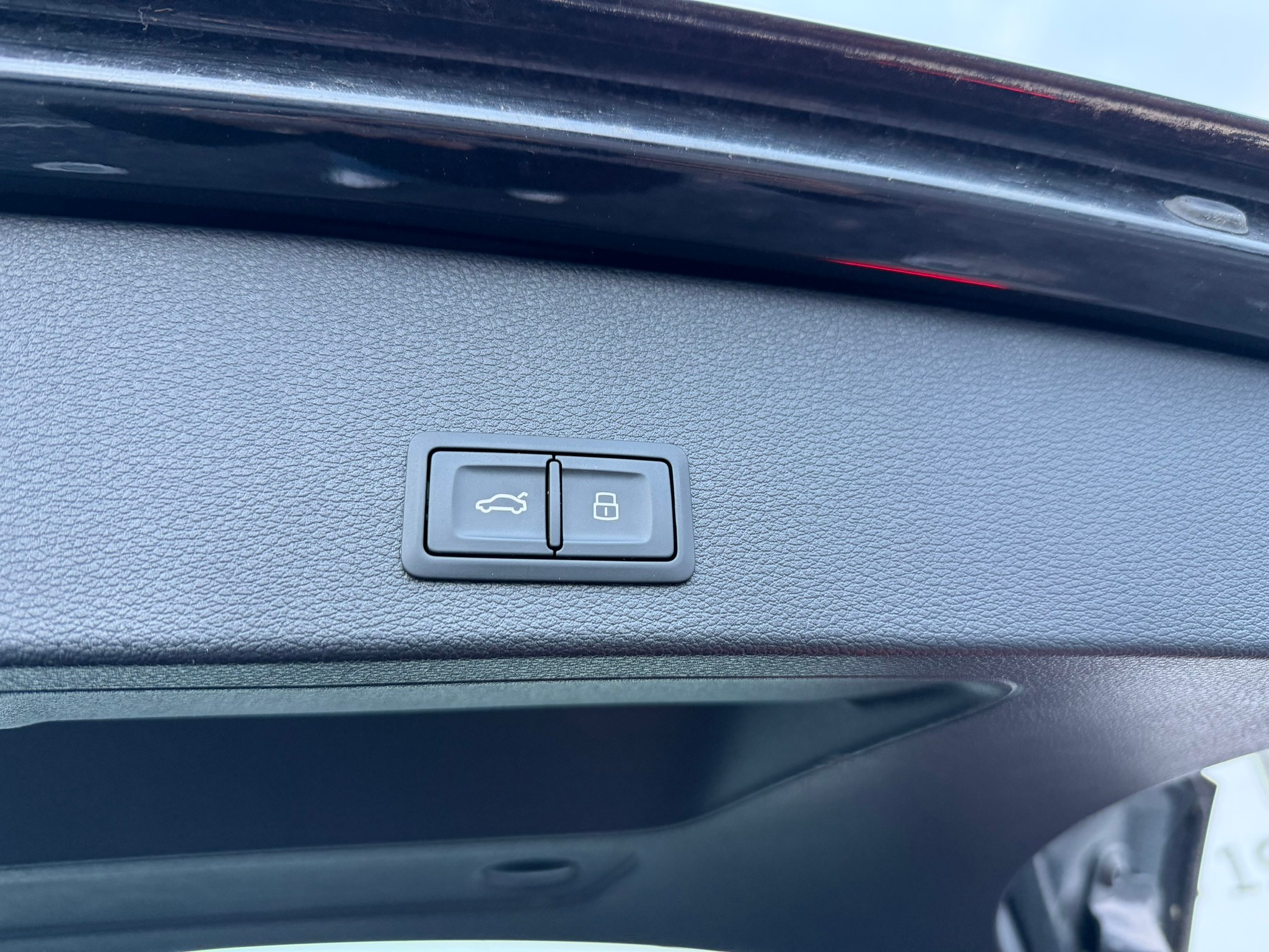 listing desktop thumbnail image 11