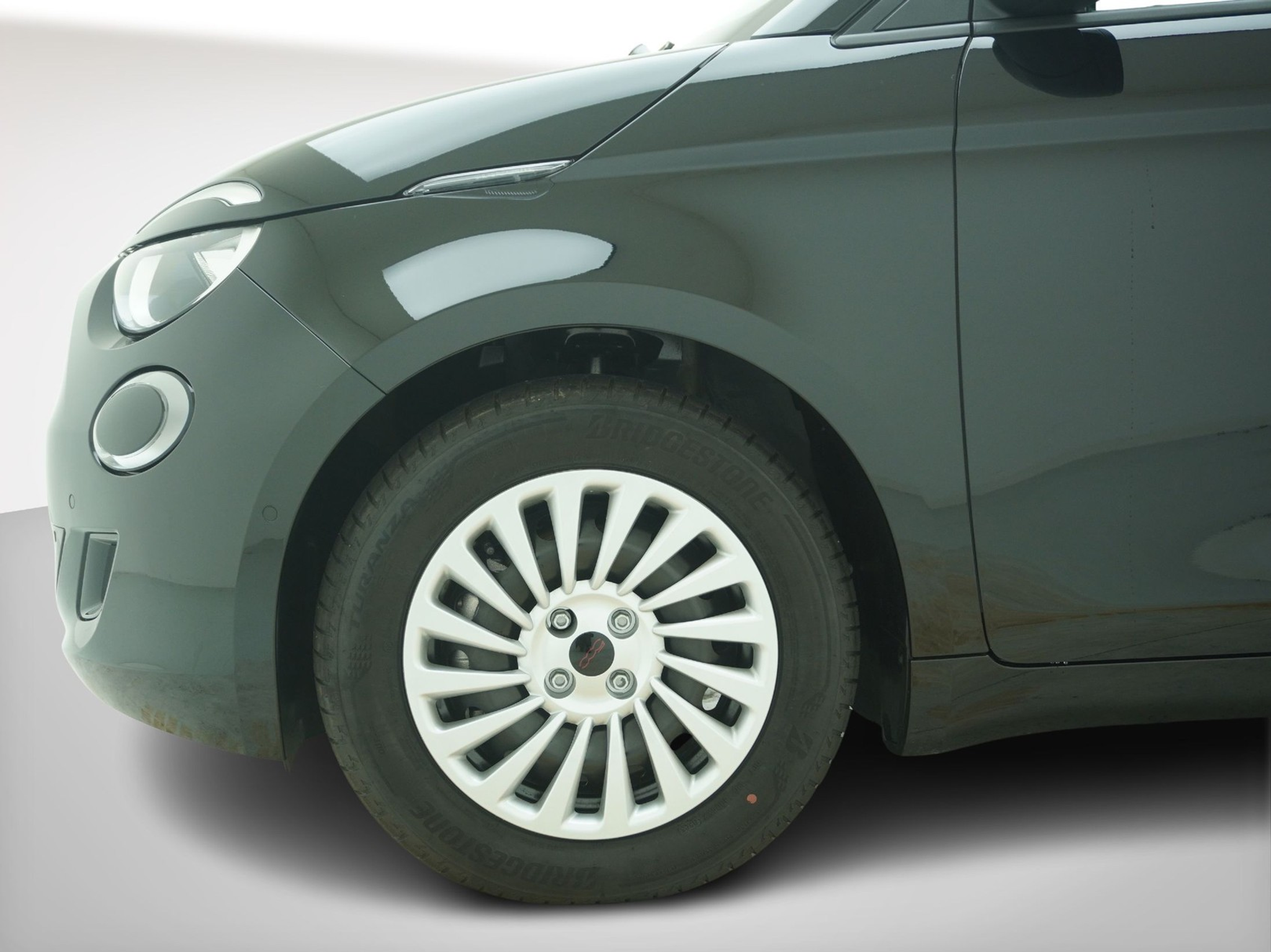 listing desktop thumbnail image 11