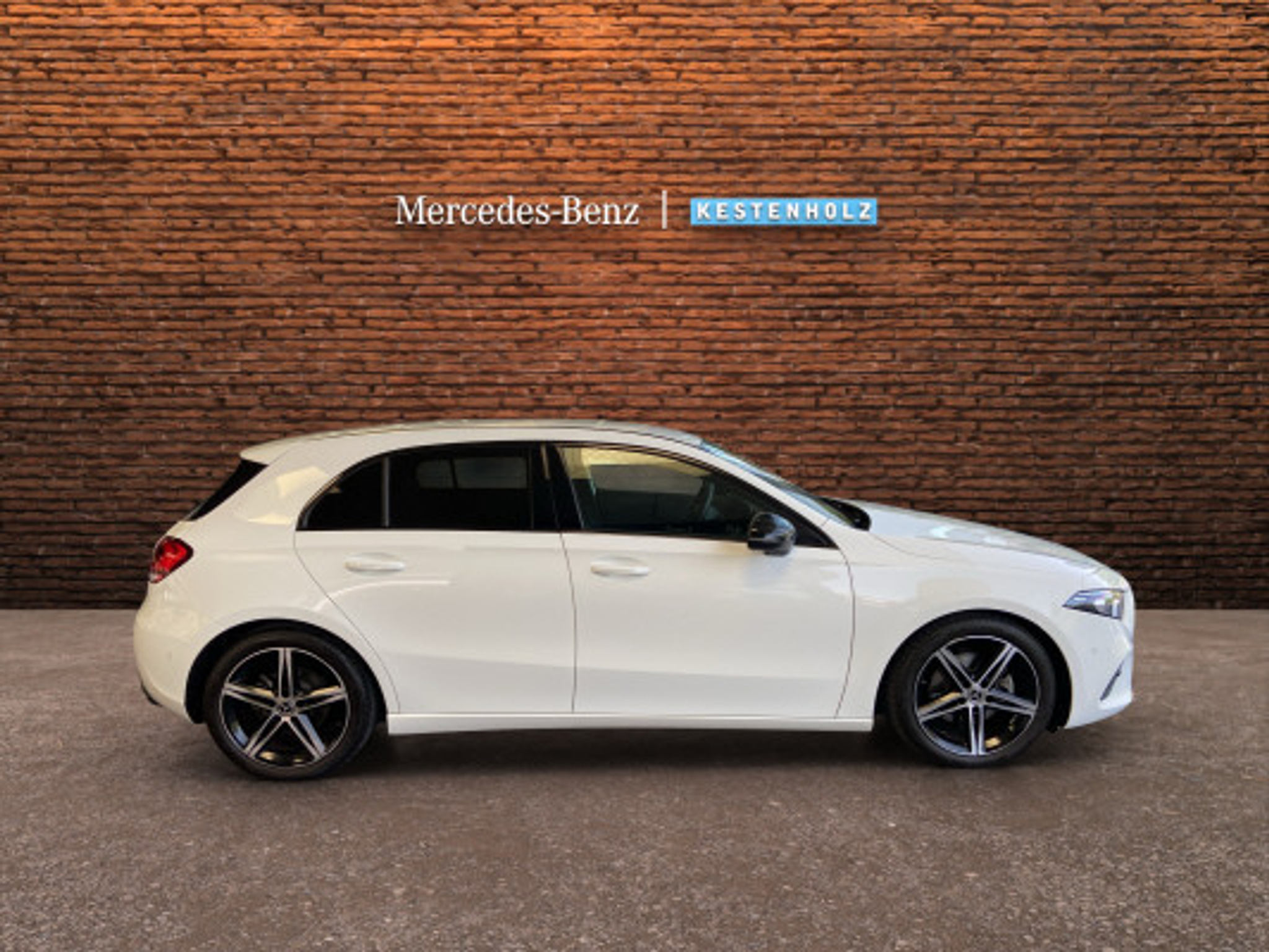 listing desktop thumbnail image 2