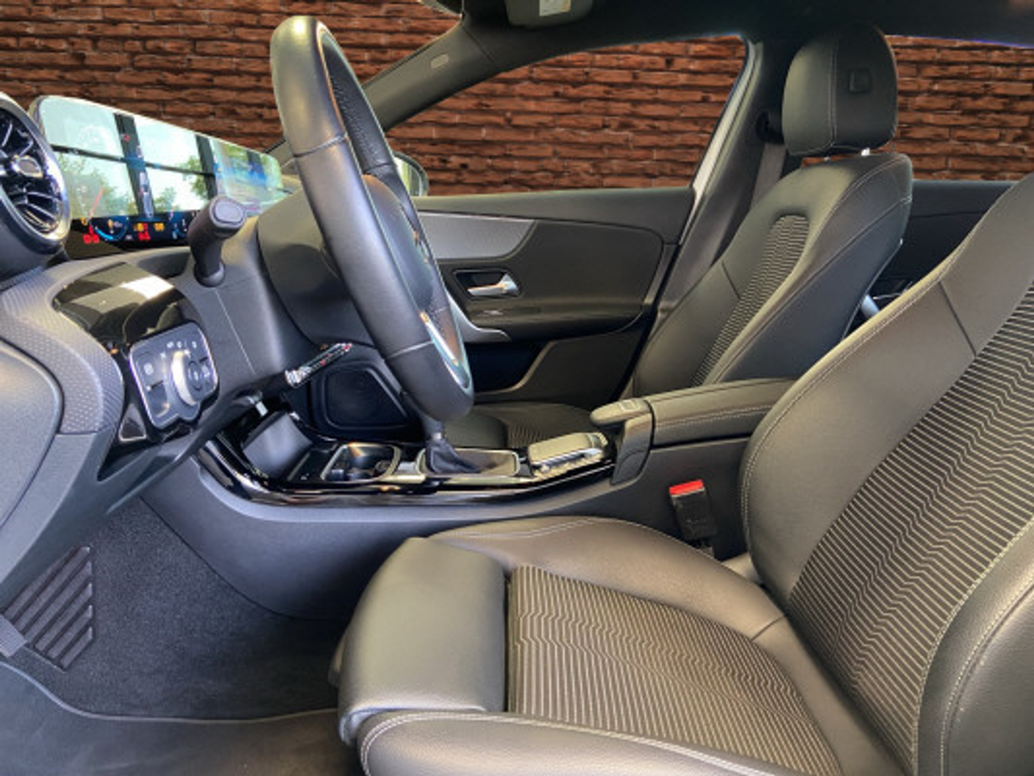 listing desktop thumbnail image 10