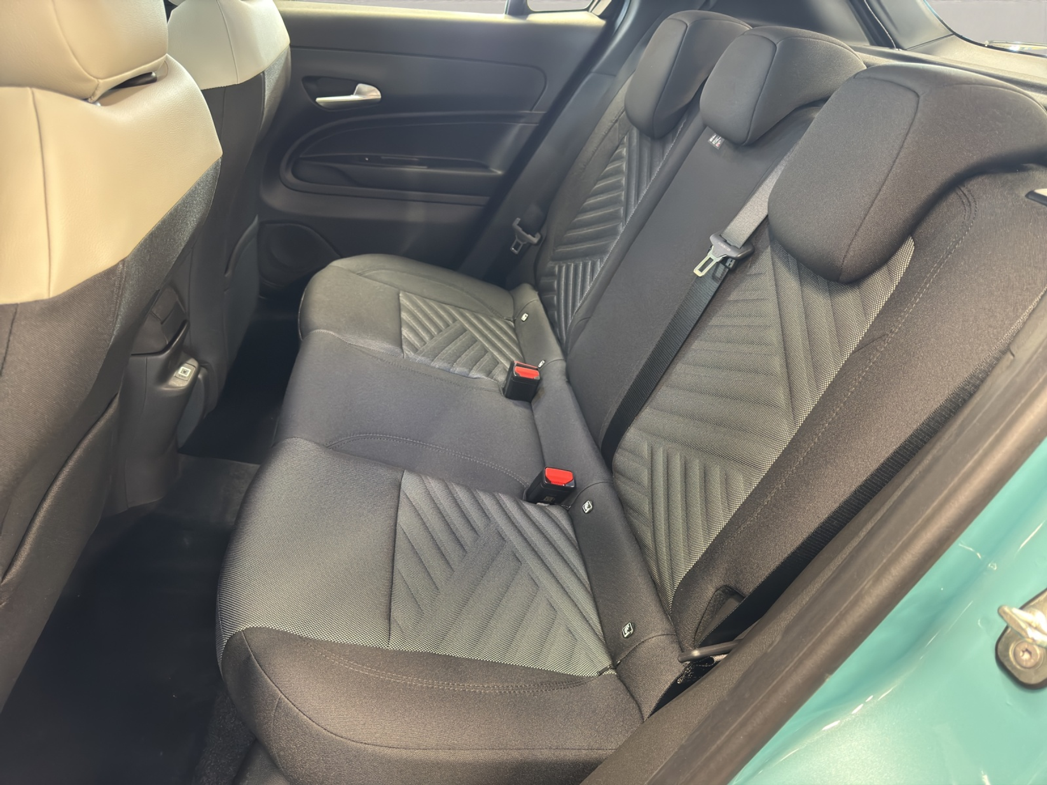 listing desktop thumbnail image 11