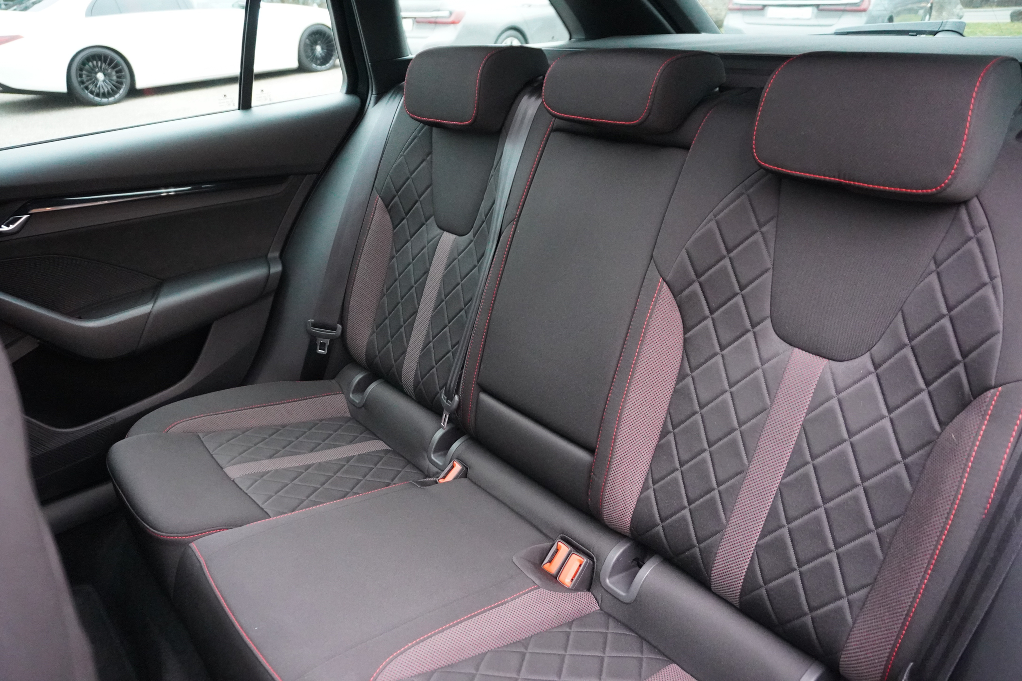 listing desktop thumbnail image 13