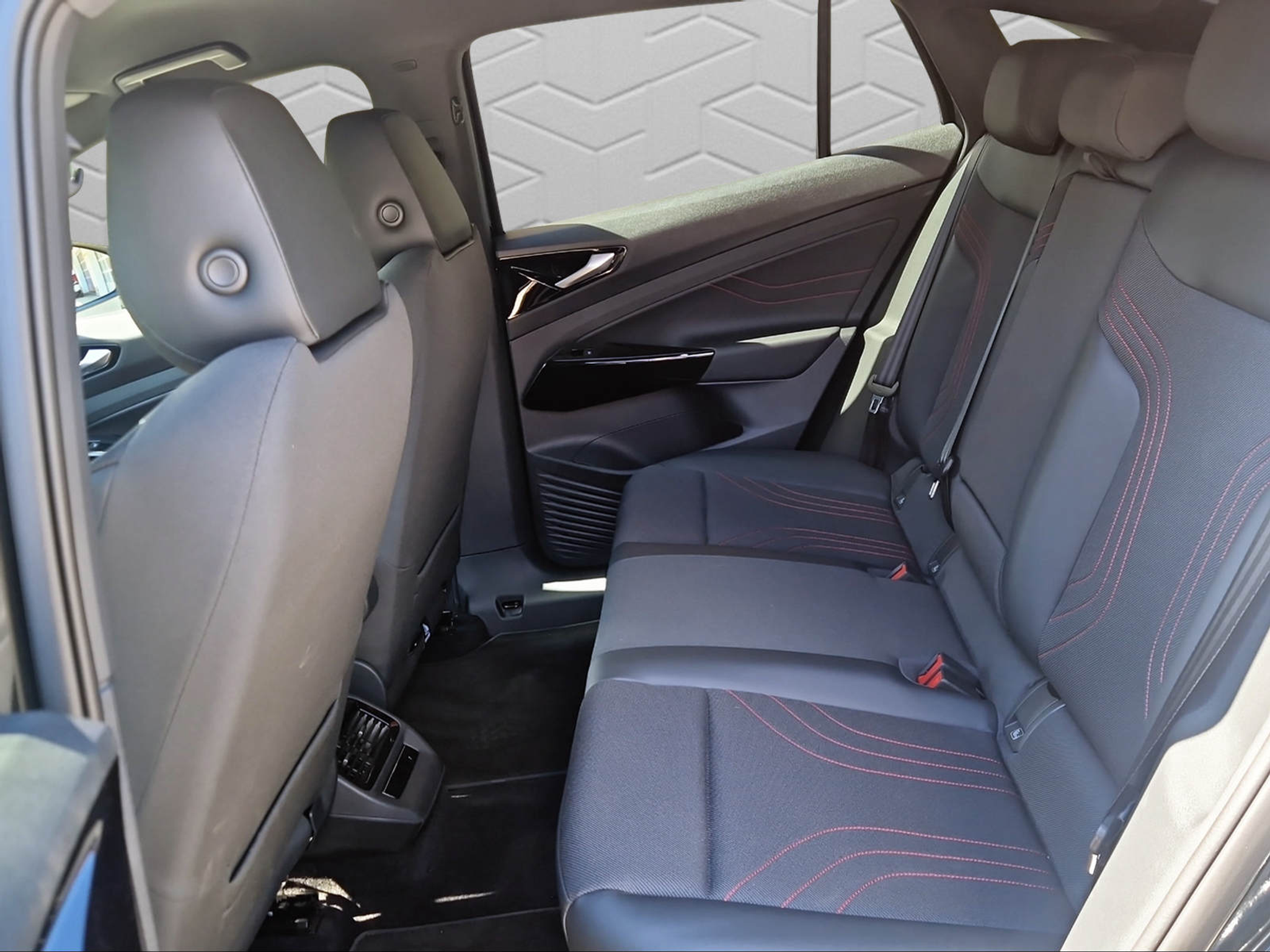 listing desktop thumbnail image 12