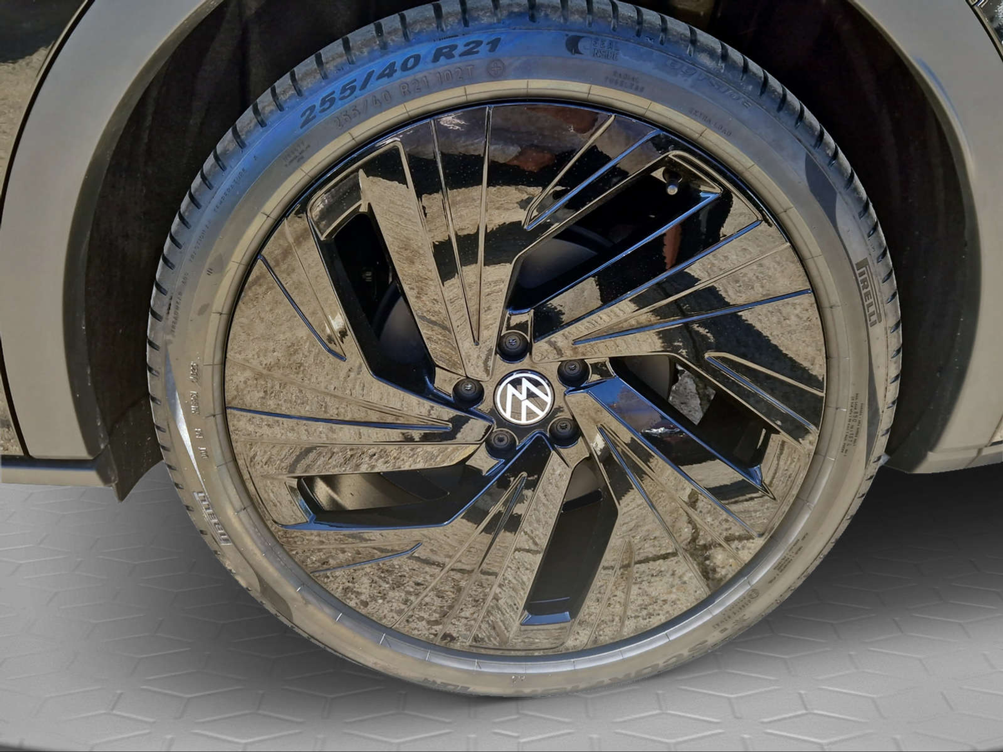 listing desktop thumbnail image 5