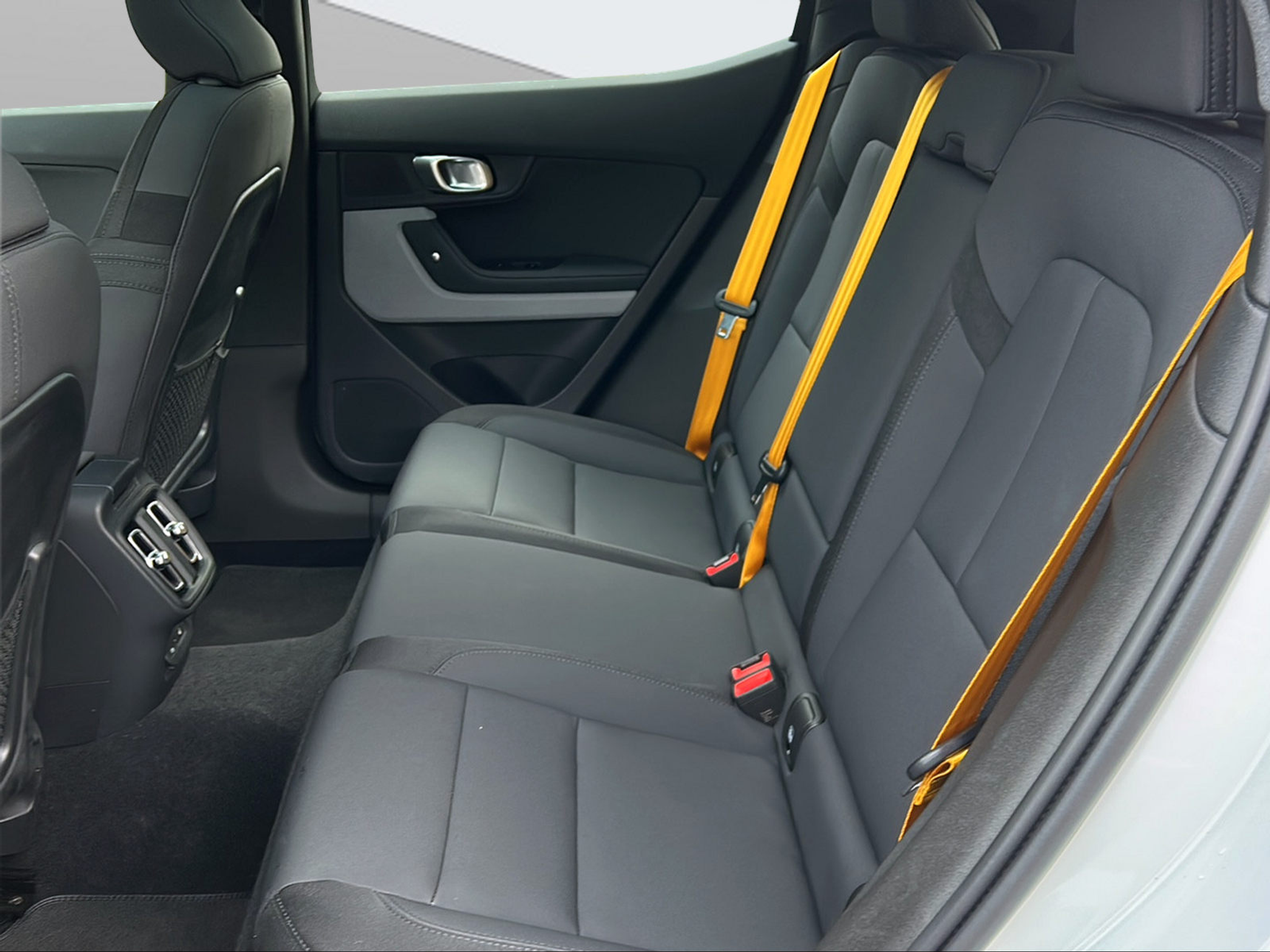 listing desktop thumbnail image 15