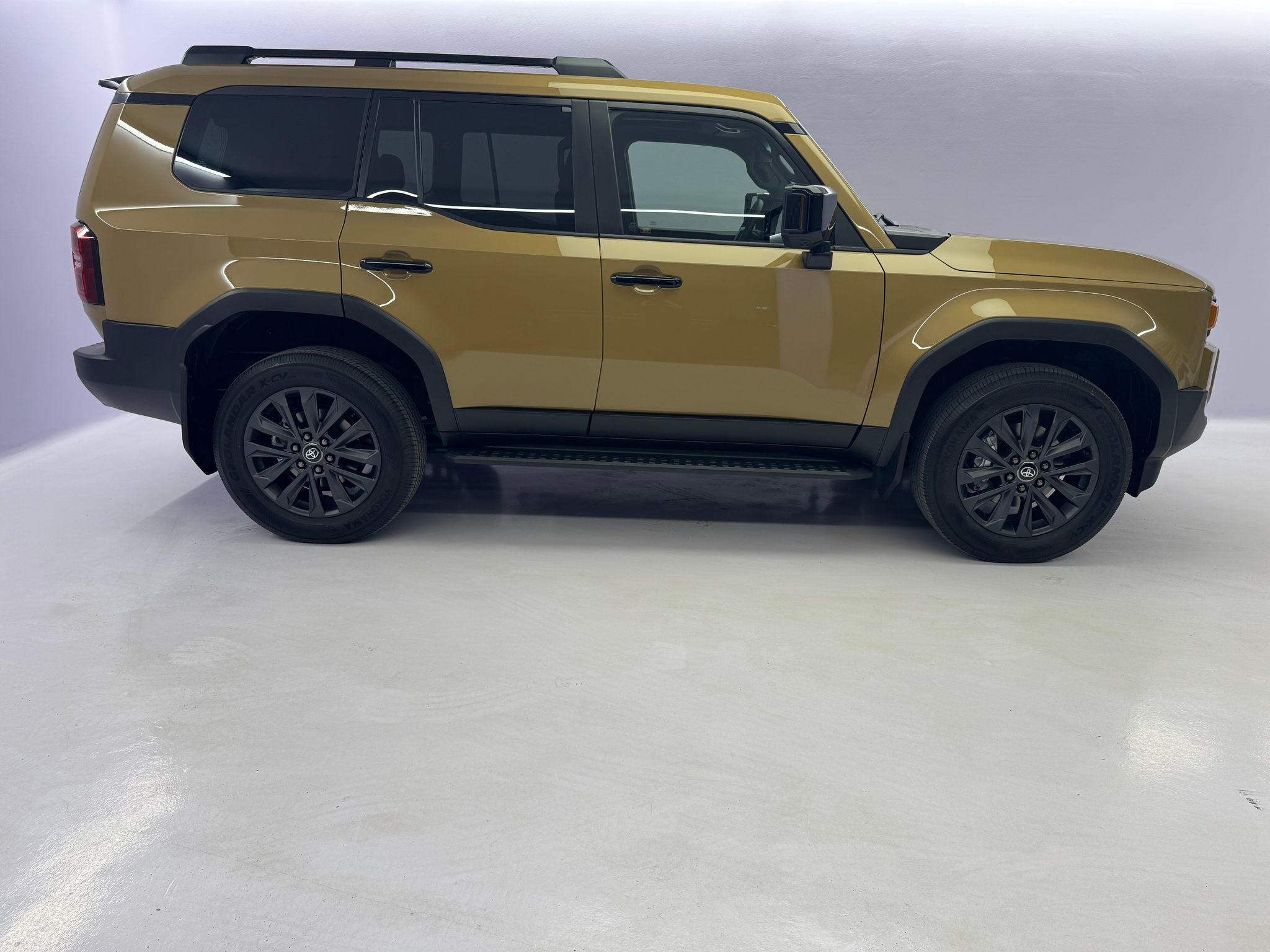 listing desktop thumbnail image 2