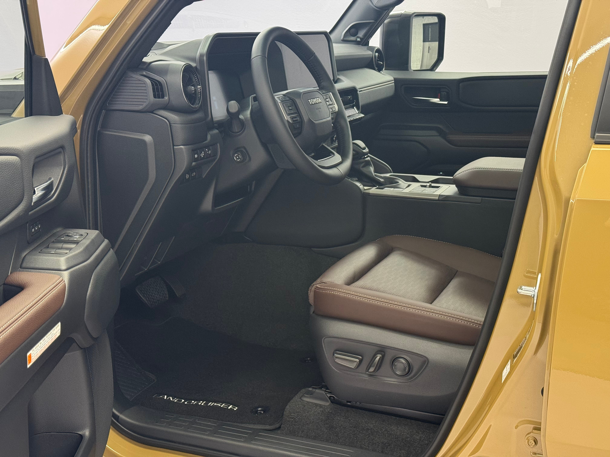 listing desktop thumbnail image 6