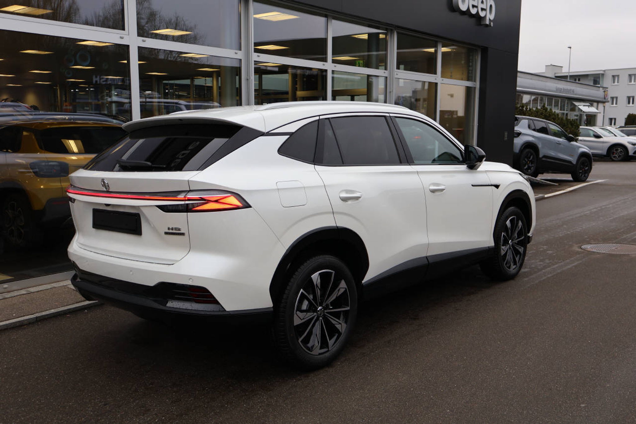 listing desktop thumbnail image 1