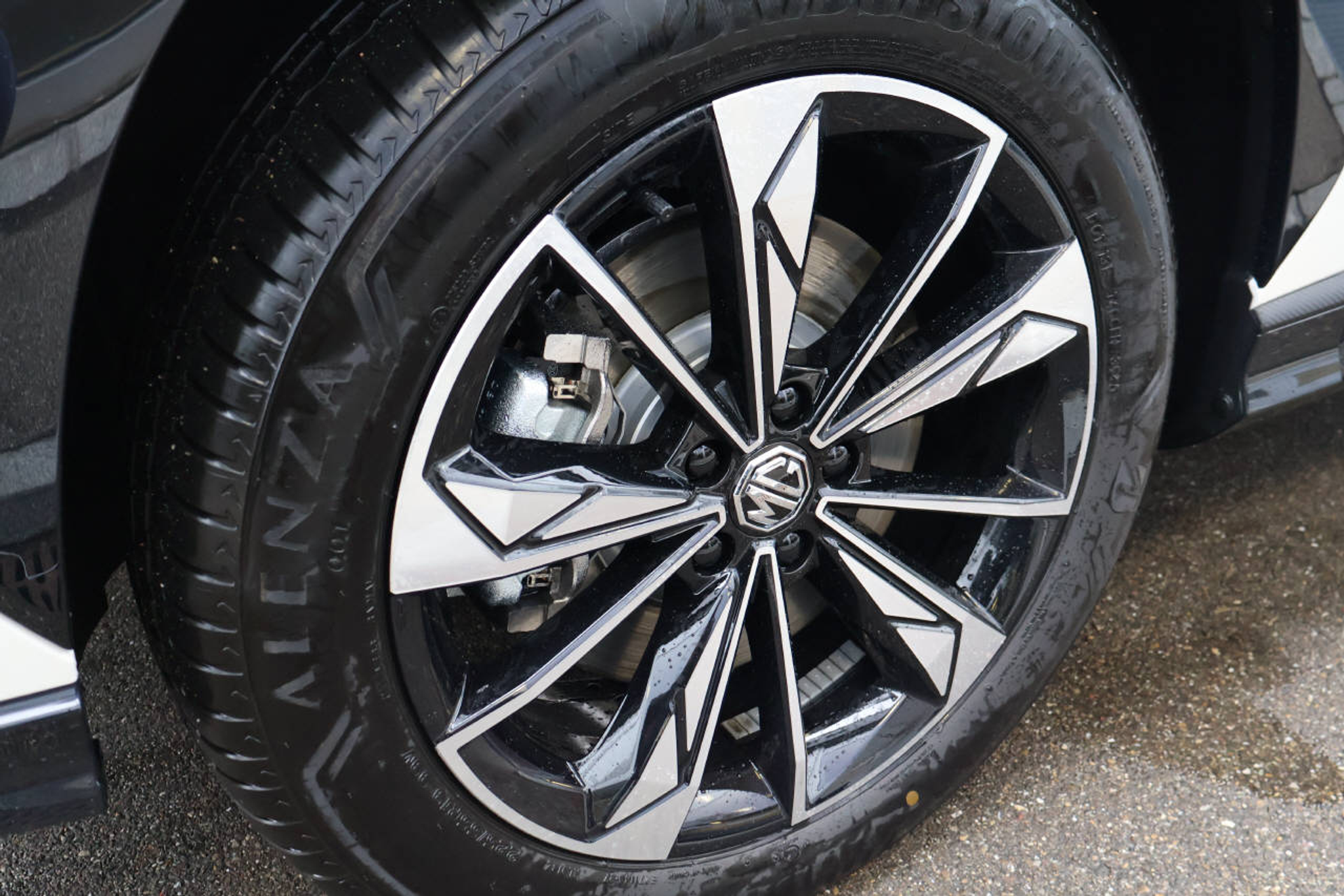 listing desktop thumbnail image 15