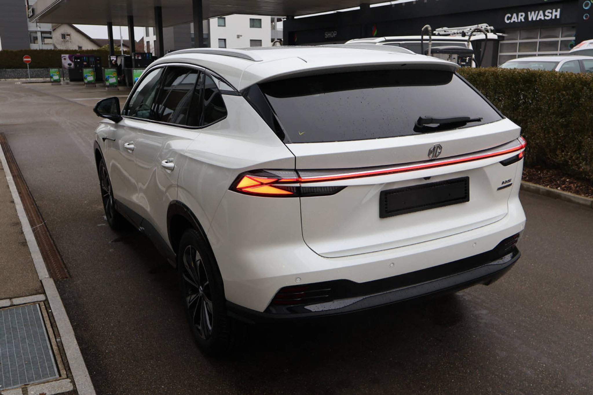 listing desktop thumbnail image 2