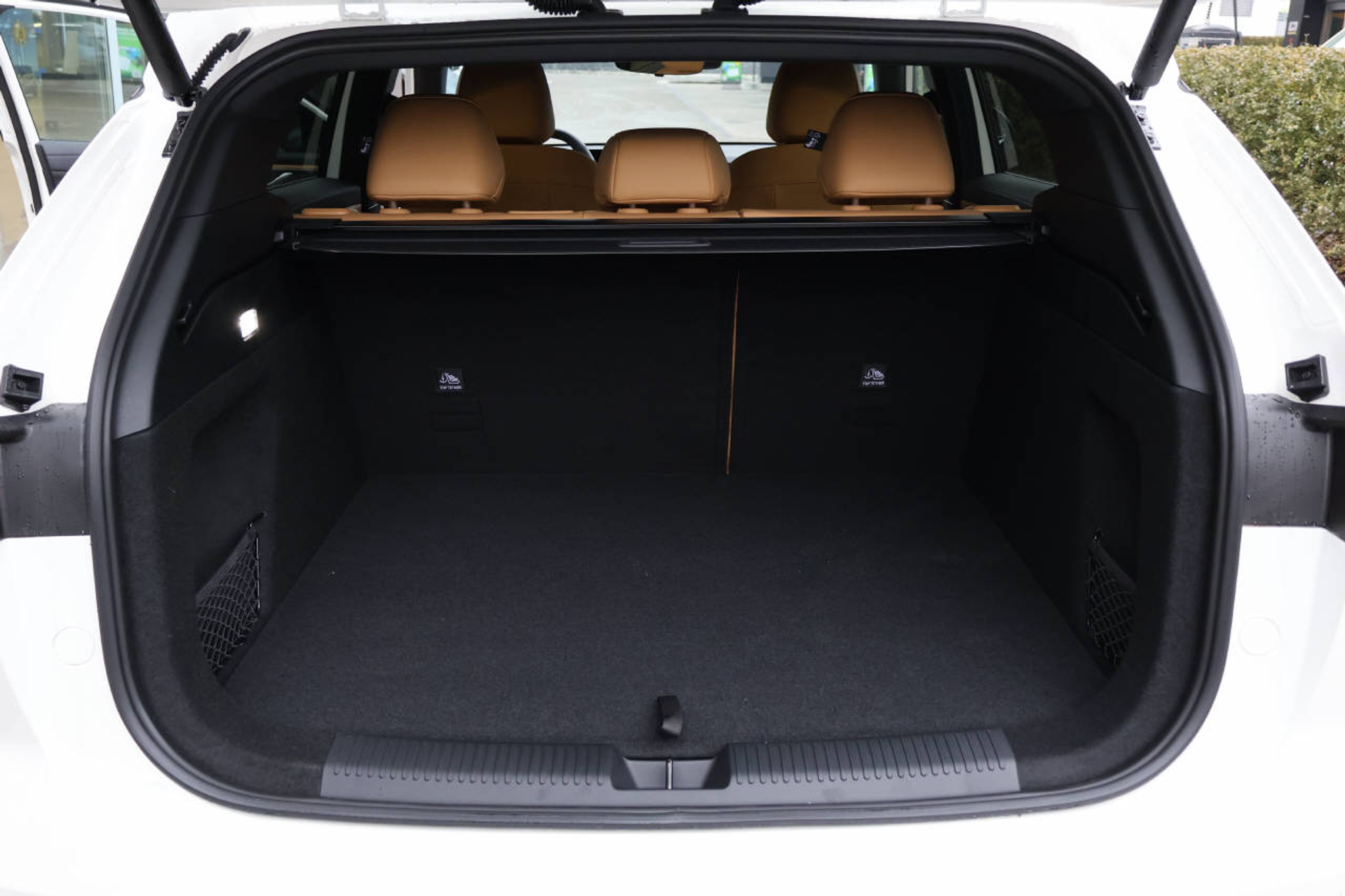 listing desktop thumbnail image 12