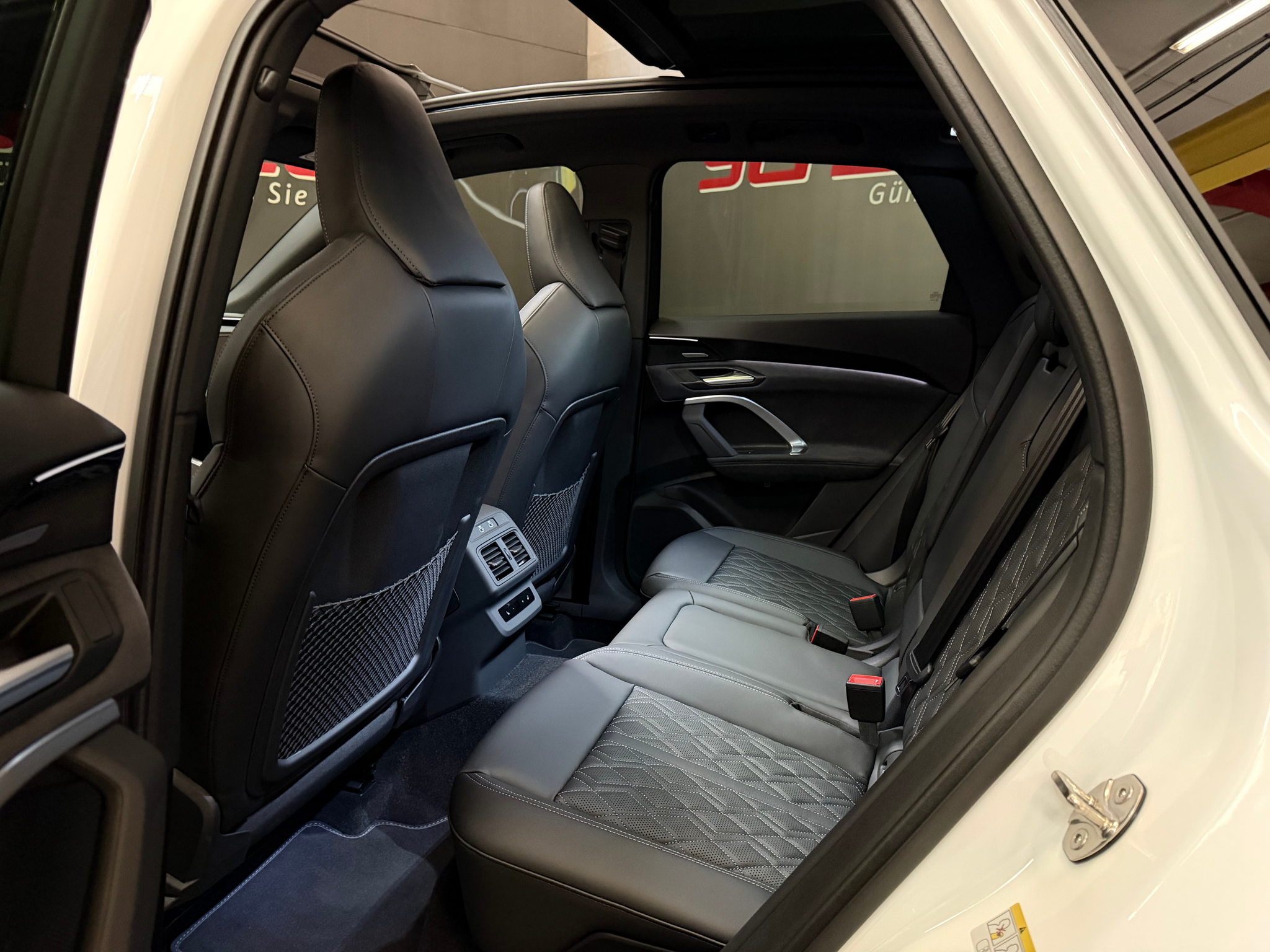 listing desktop thumbnail image 14