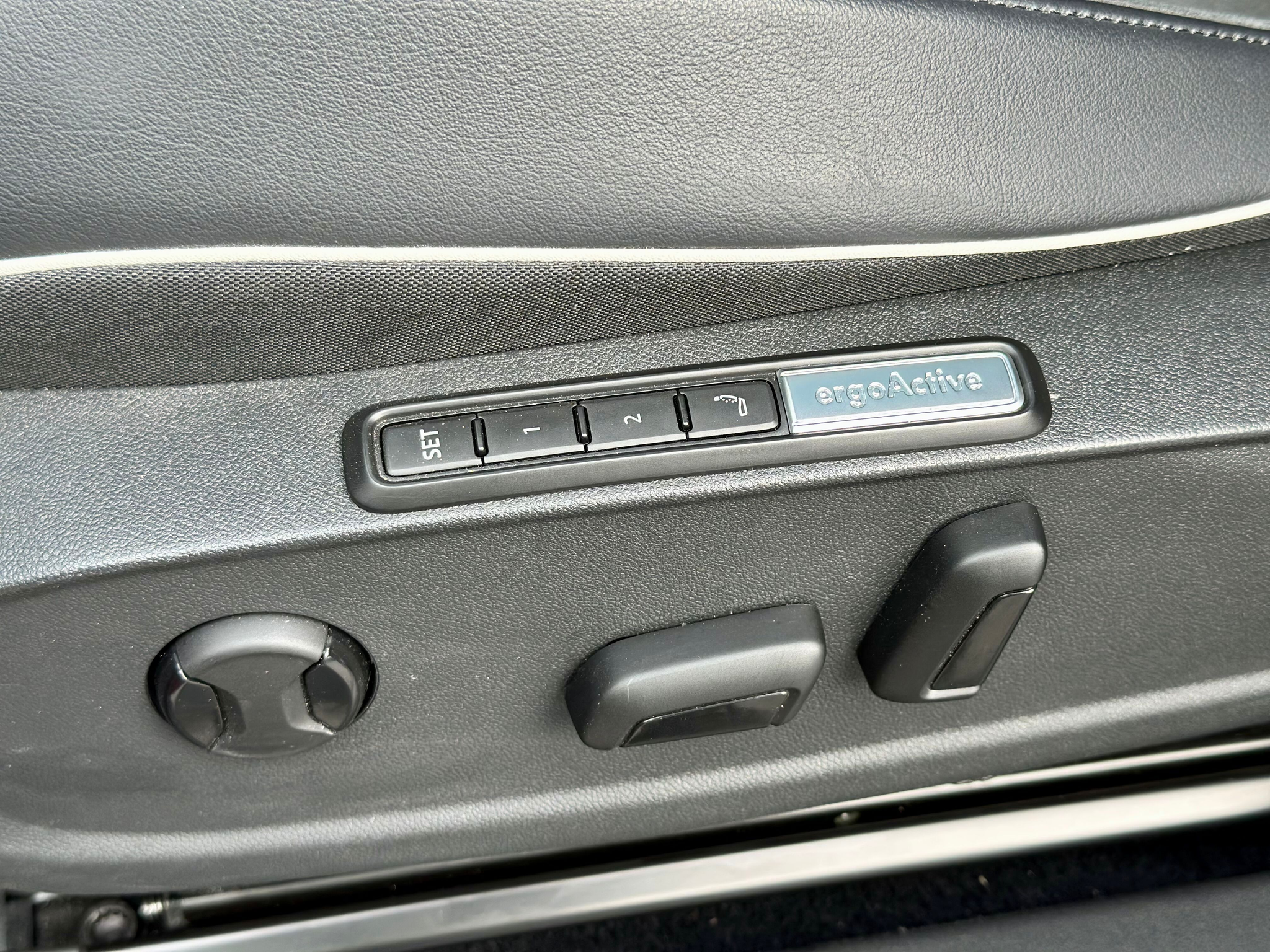 listing desktop thumbnail image 15