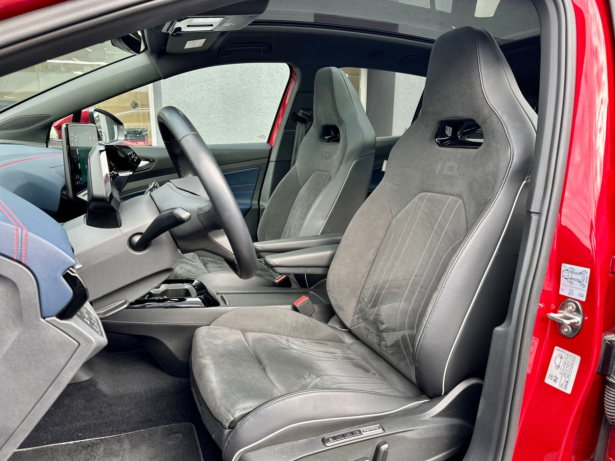 listing desktop thumbnail image 4