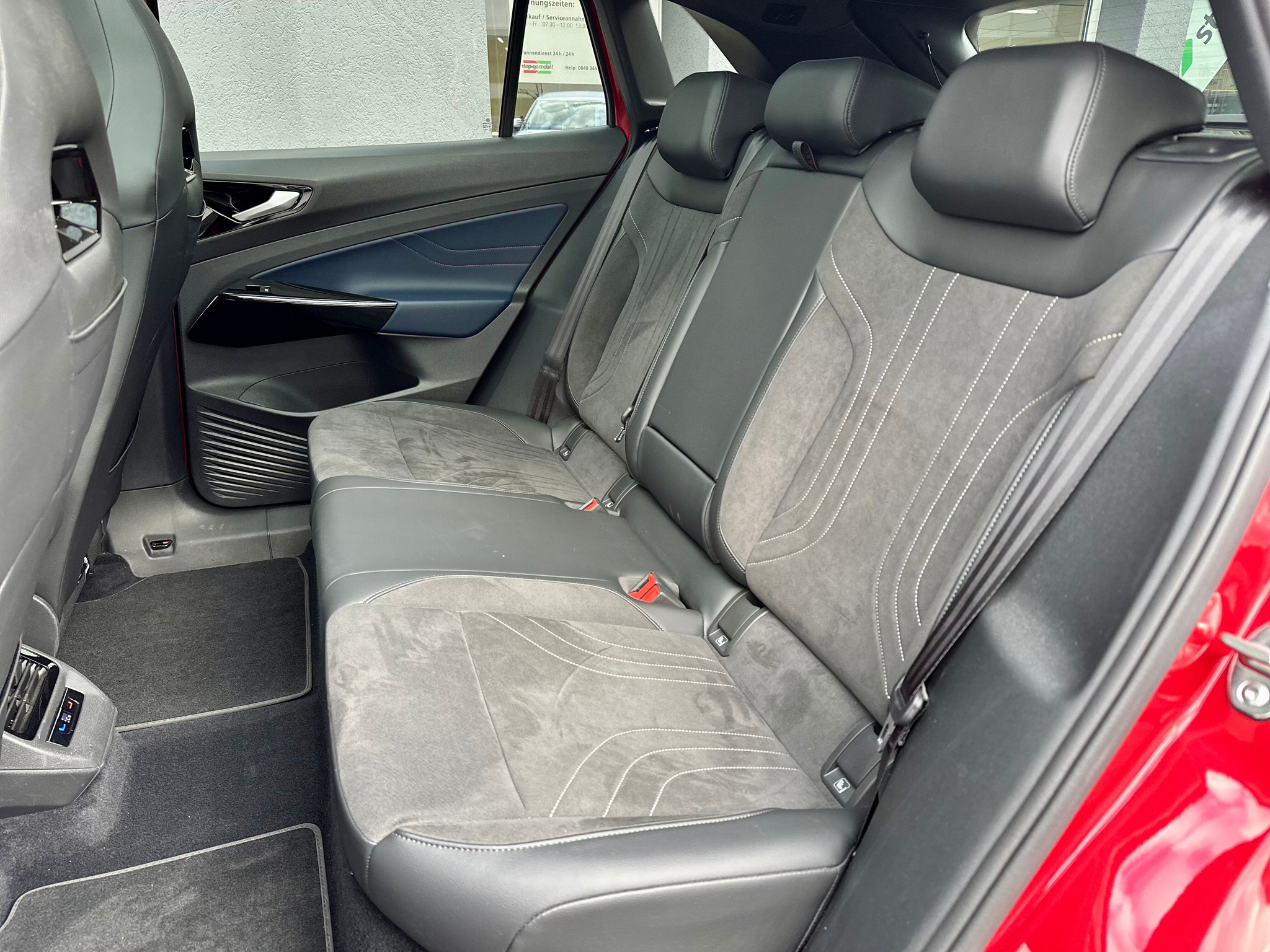 listing desktop thumbnail image 8