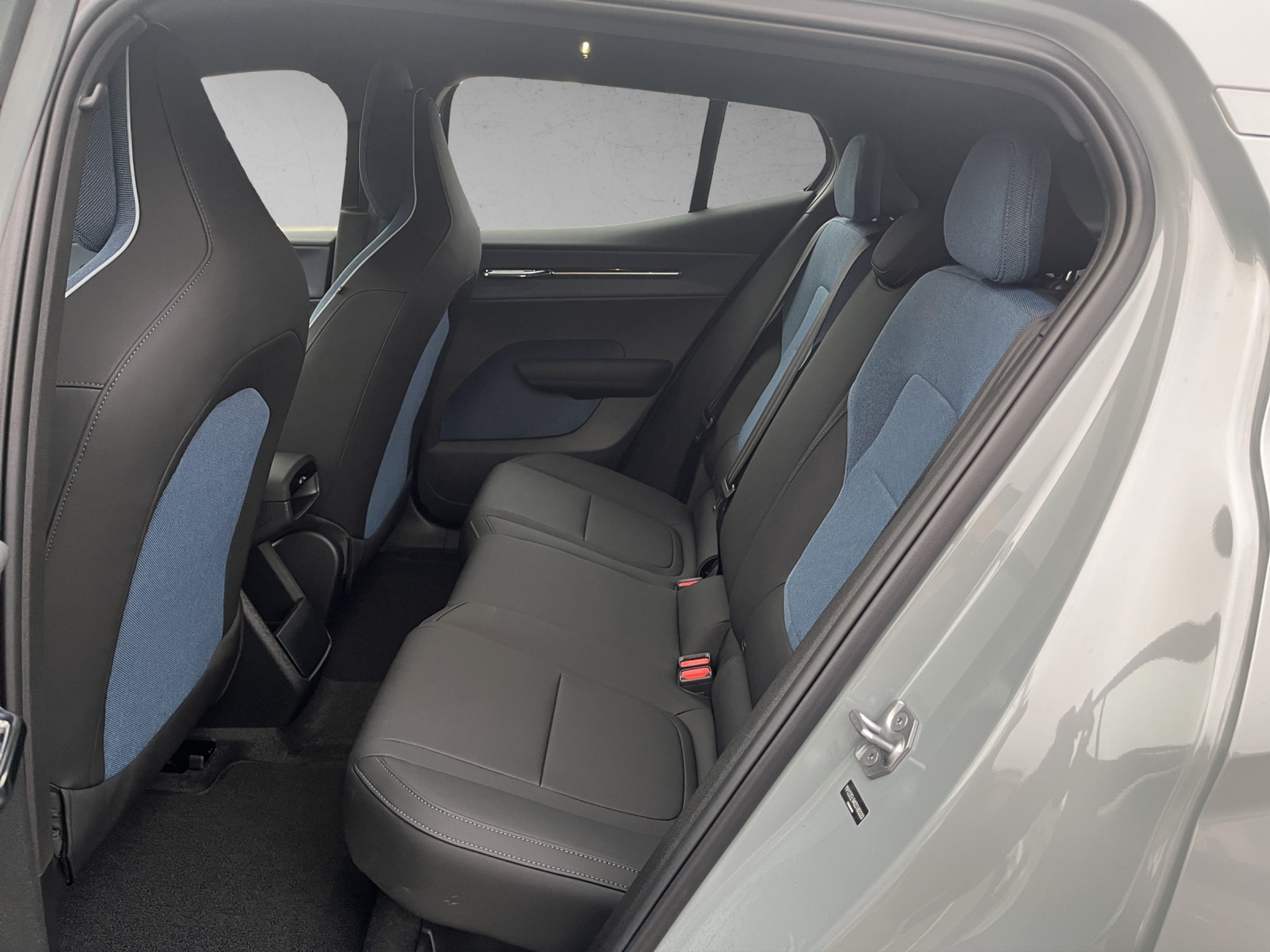 listing desktop thumbnail image 10