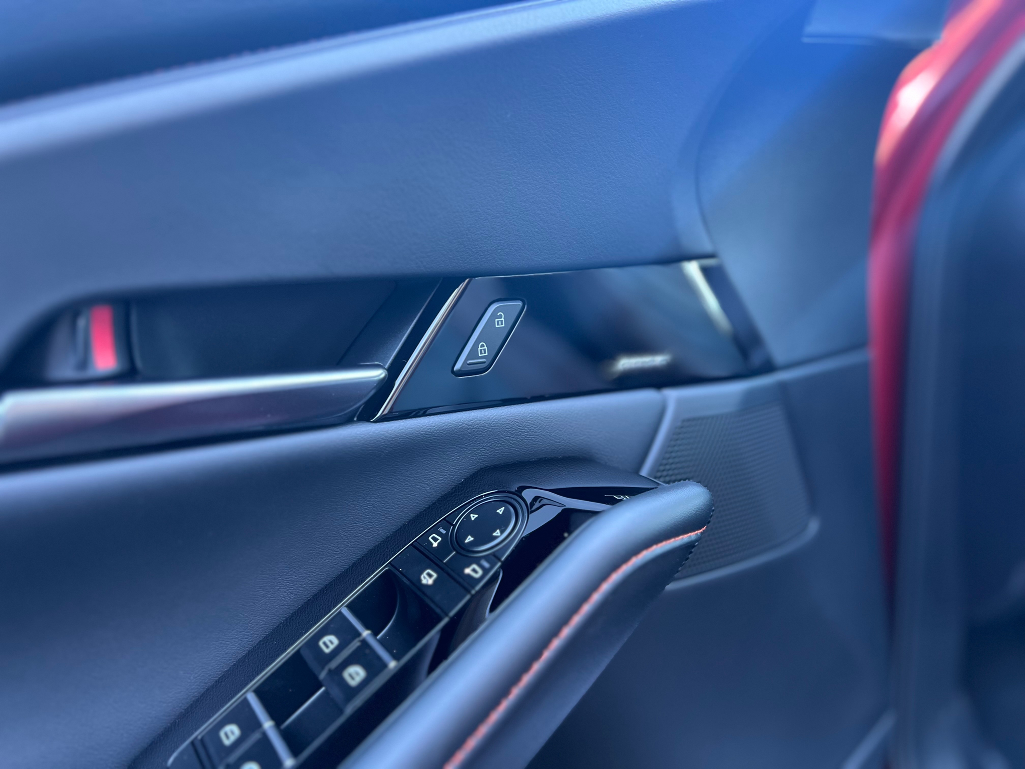 listing desktop thumbnail image 2