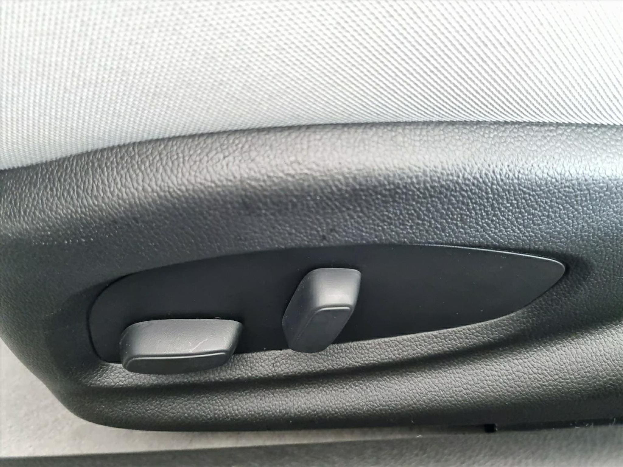 listing desktop thumbnail image 12