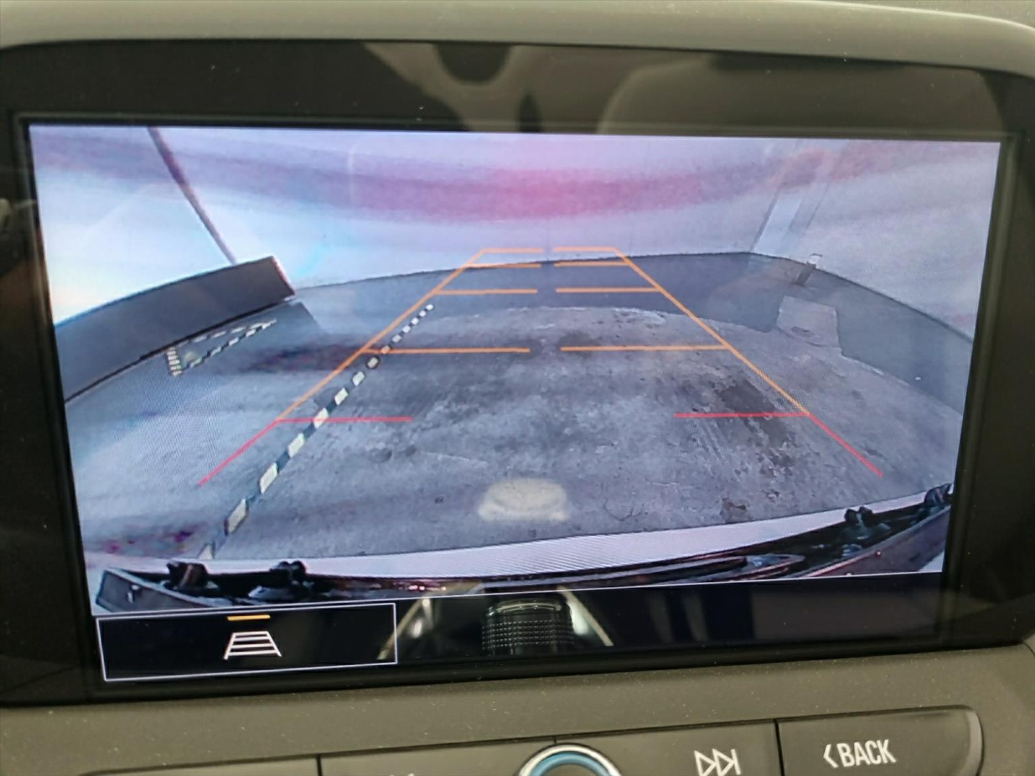 listing desktop thumbnail image 9