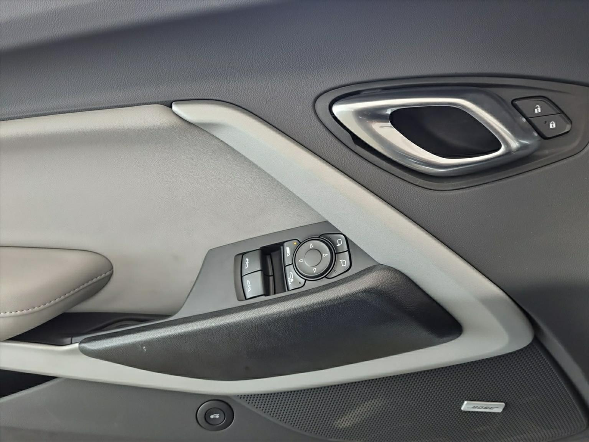 listing desktop thumbnail image 11