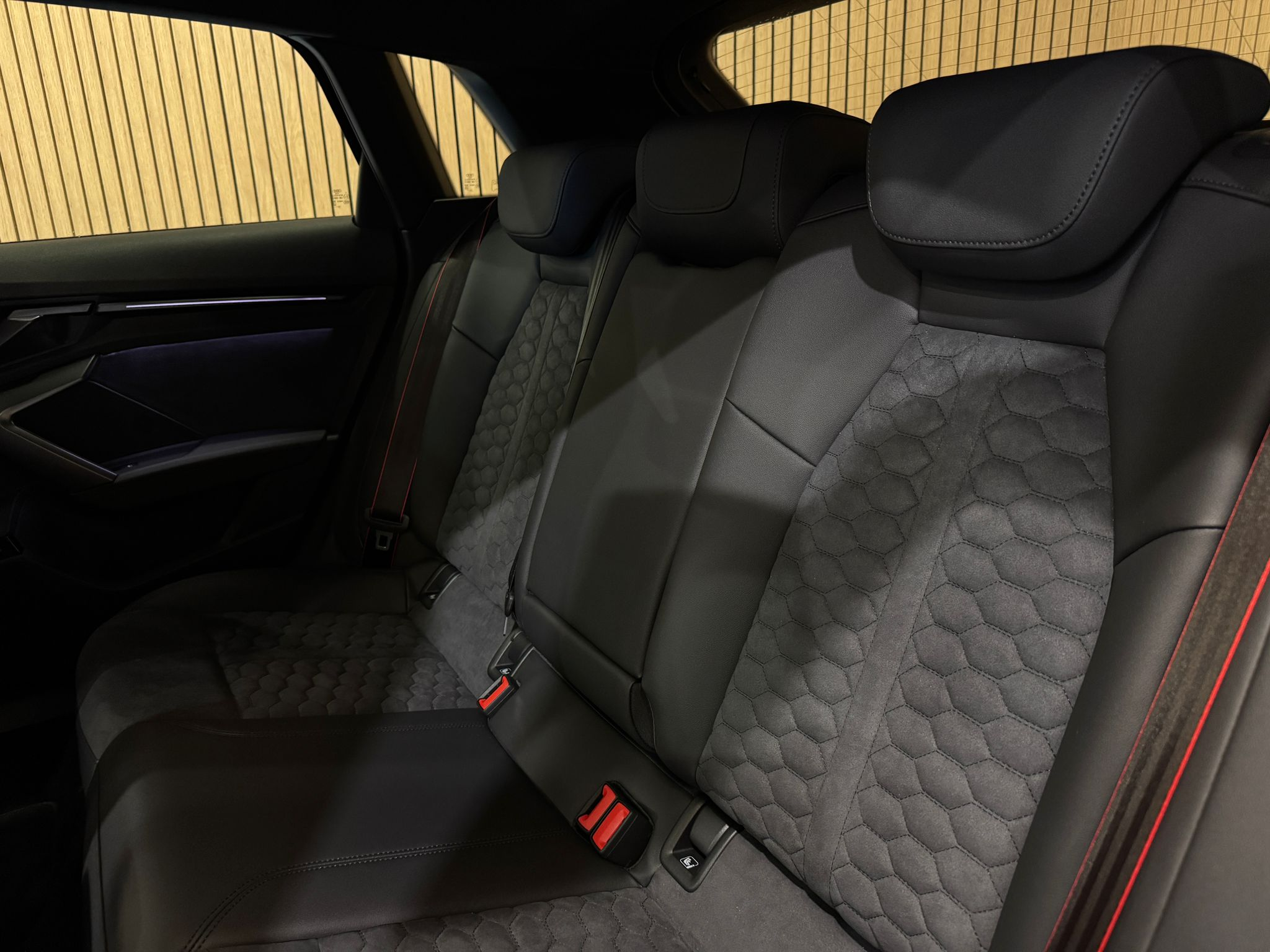 listing desktop thumbnail image 16