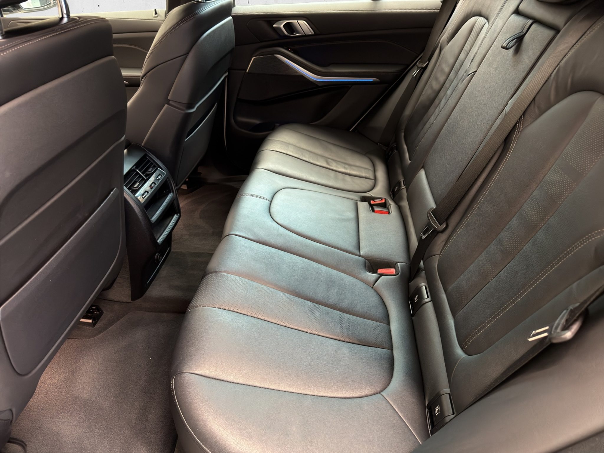 listing desktop thumbnail image 10