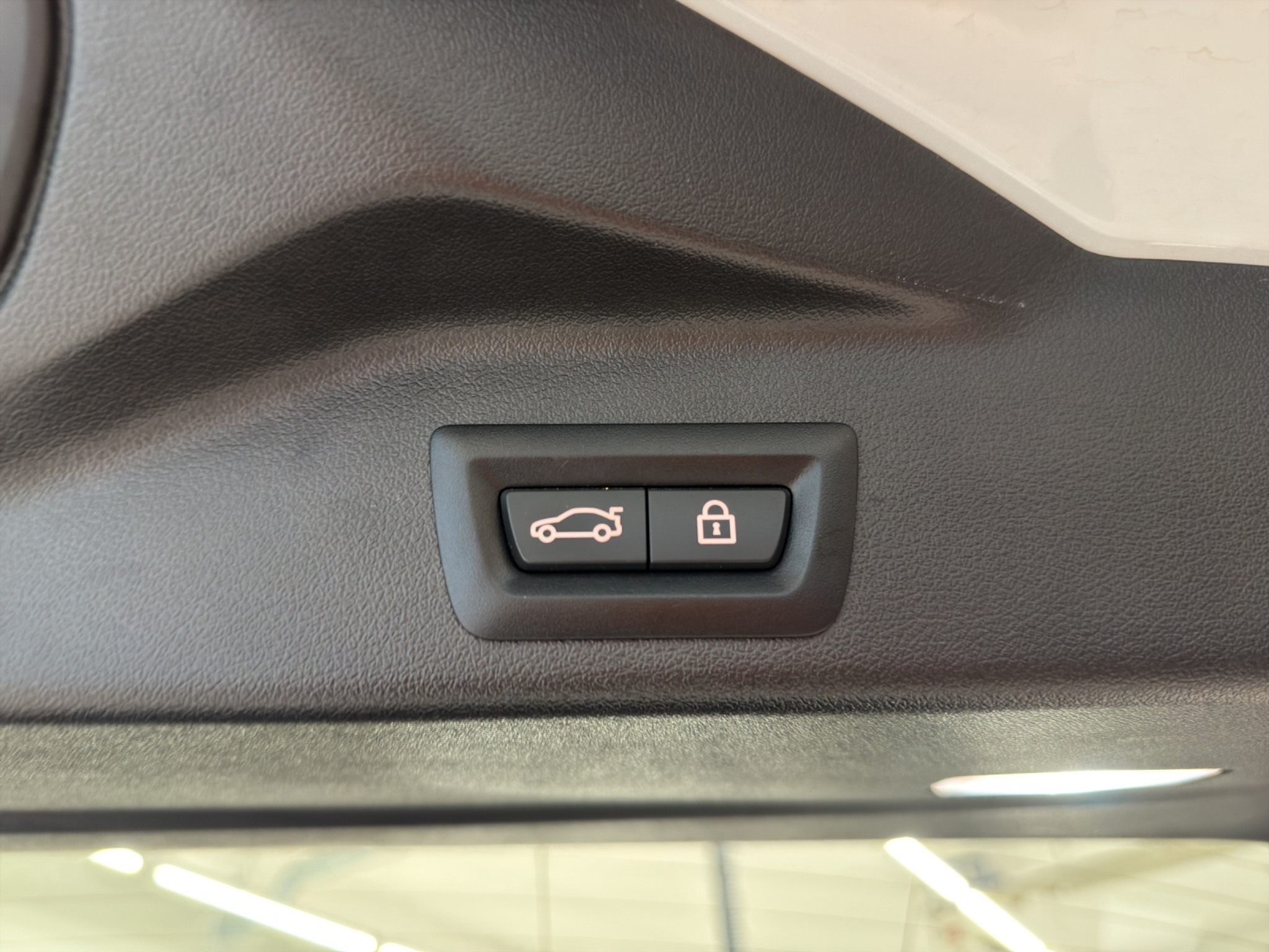 listing desktop thumbnail image 18