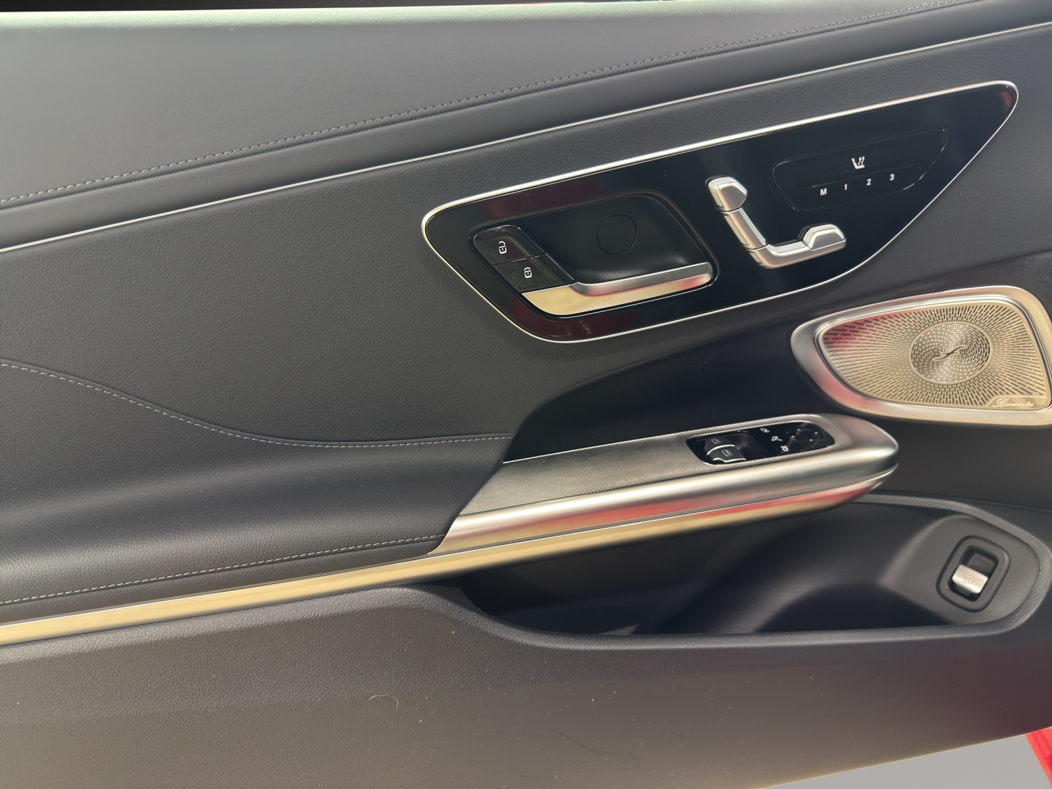 listing desktop thumbnail image 12