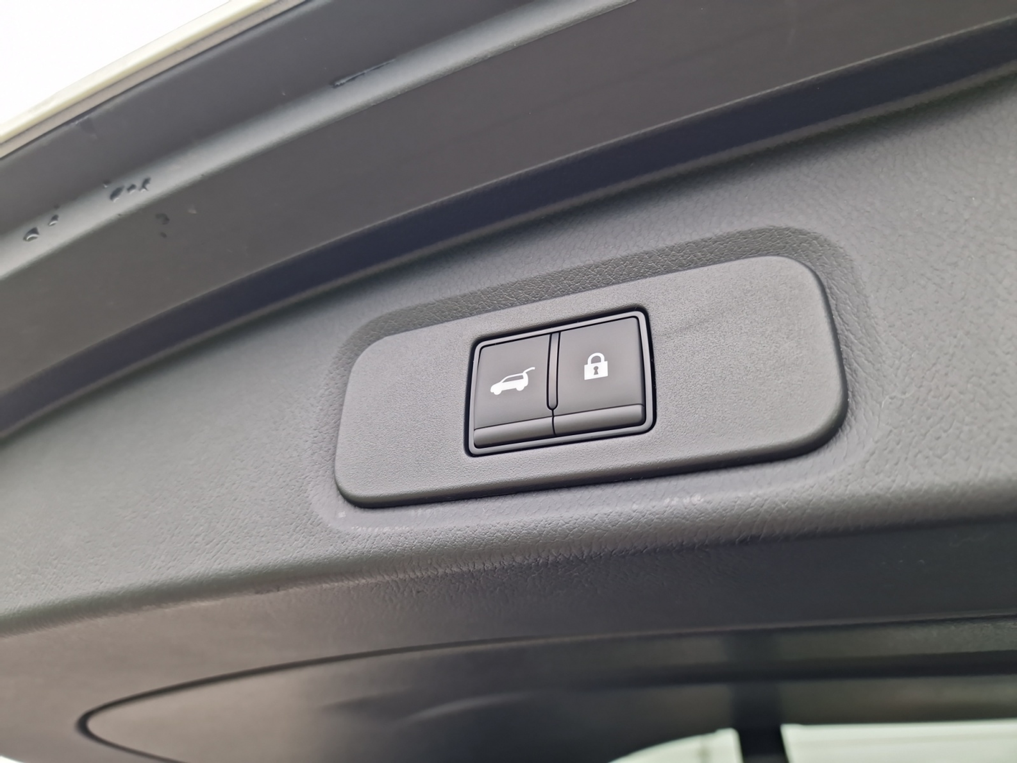 listing desktop thumbnail image 20