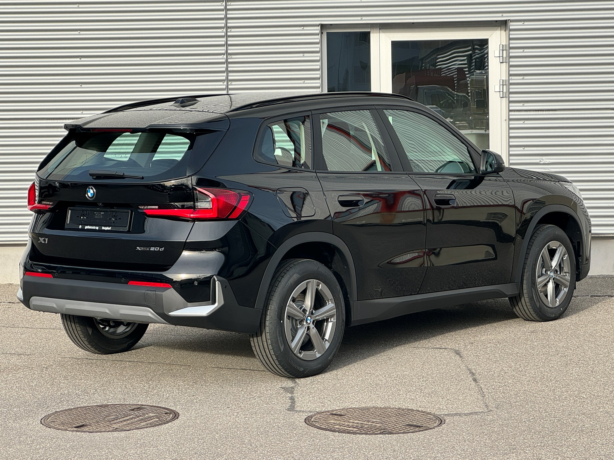 listing desktop thumbnail image 1