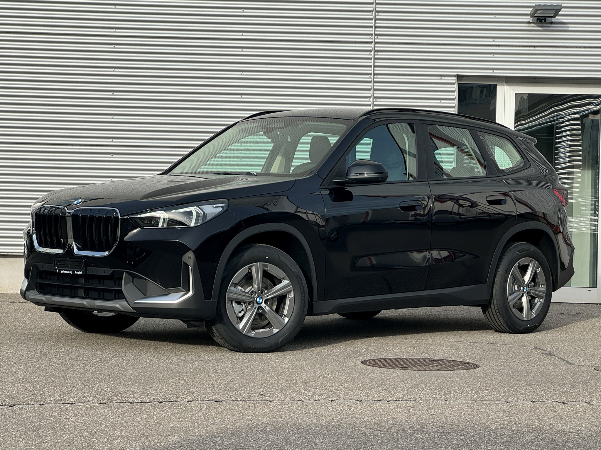 listing desktop thumbnail image 4