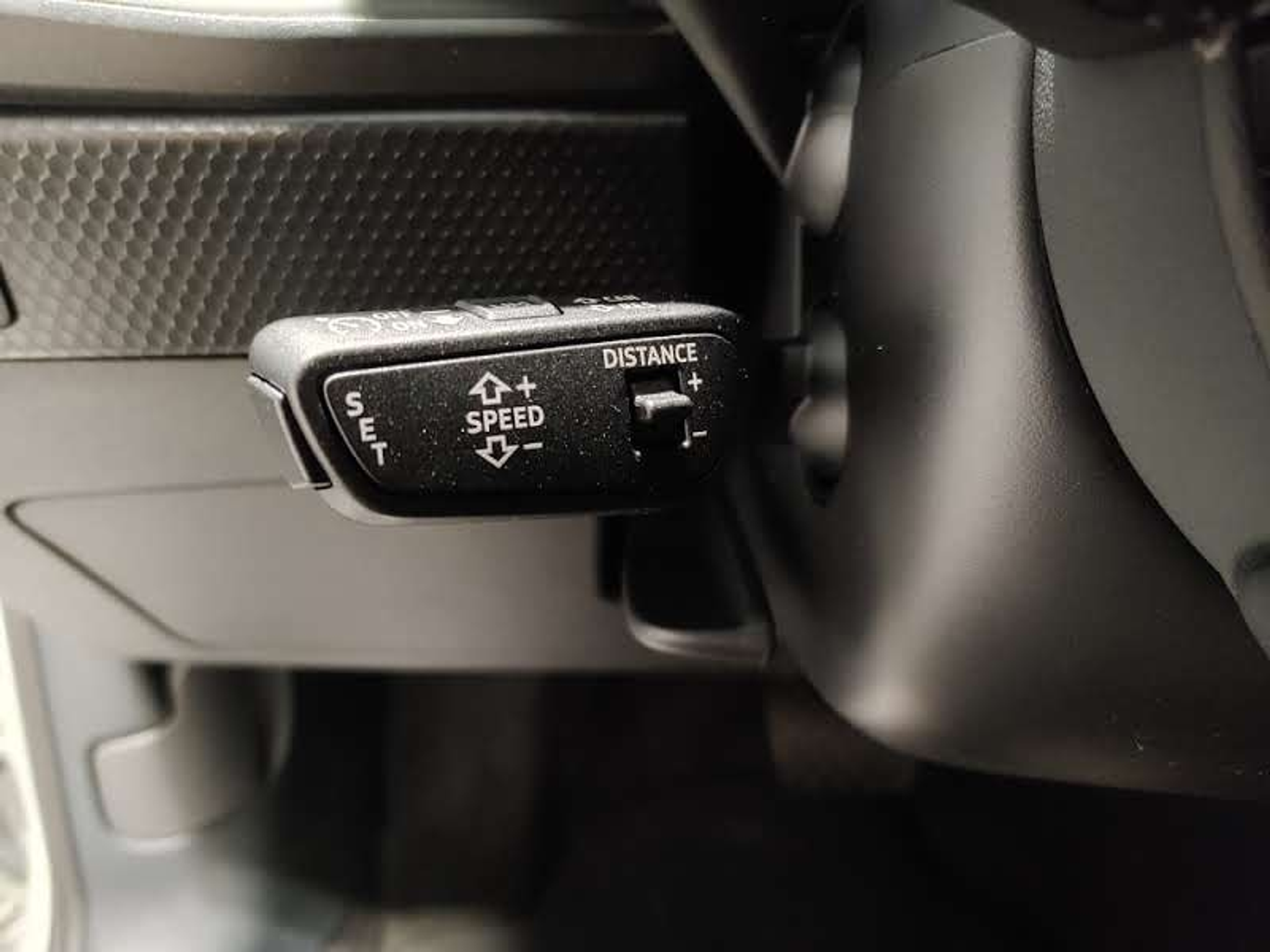 listing desktop thumbnail image 6