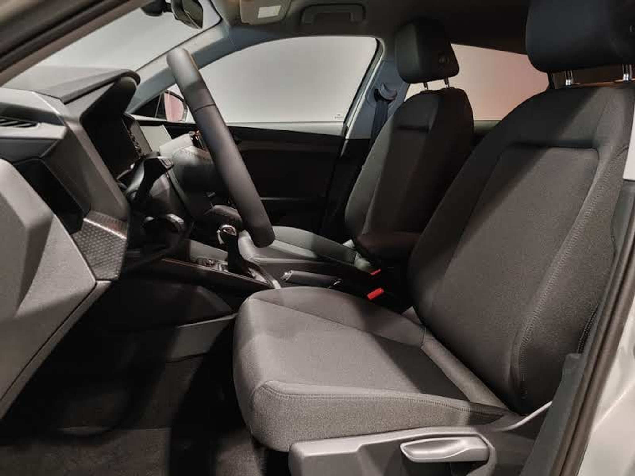 listing desktop thumbnail image 3