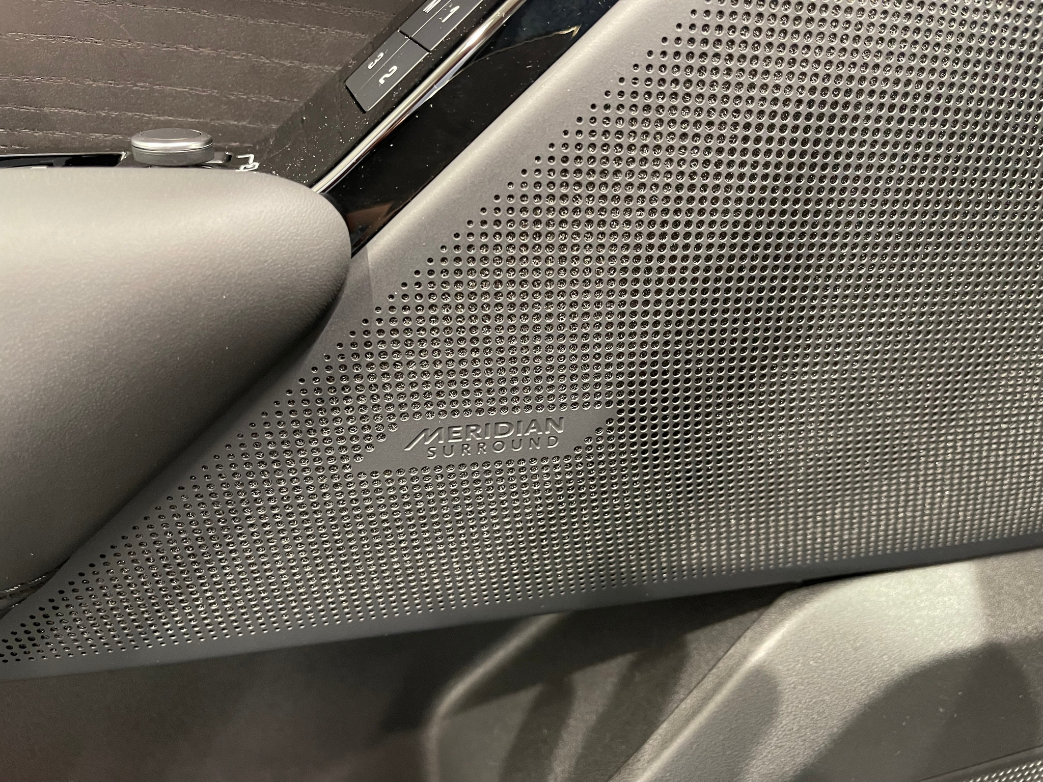 listing desktop thumbnail image 17