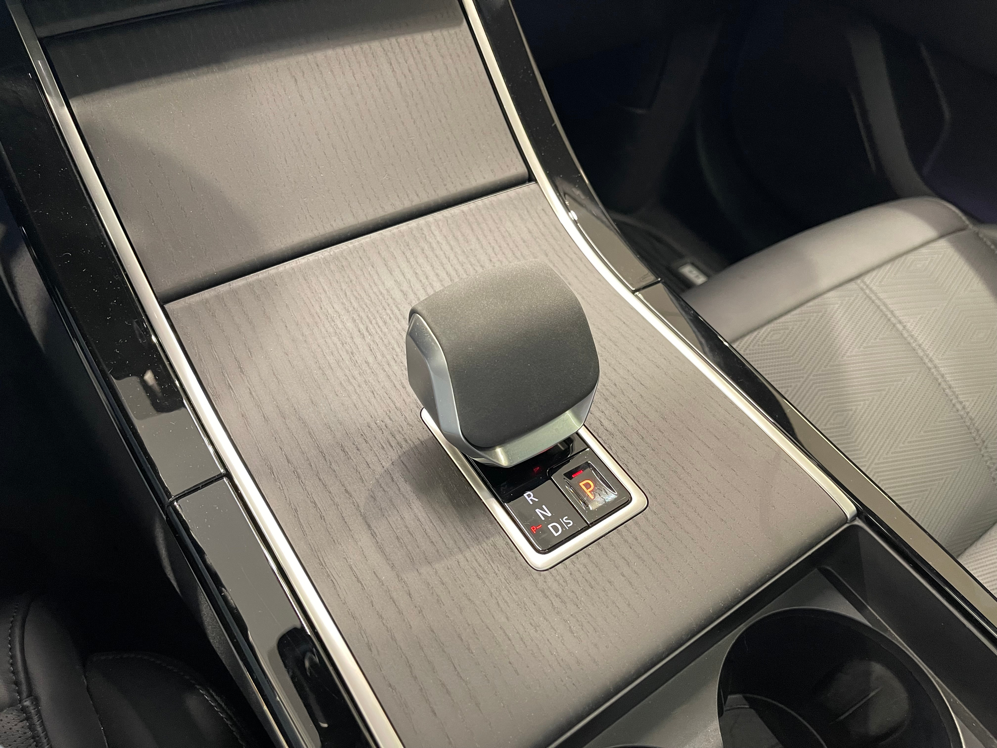 listing desktop thumbnail image 16