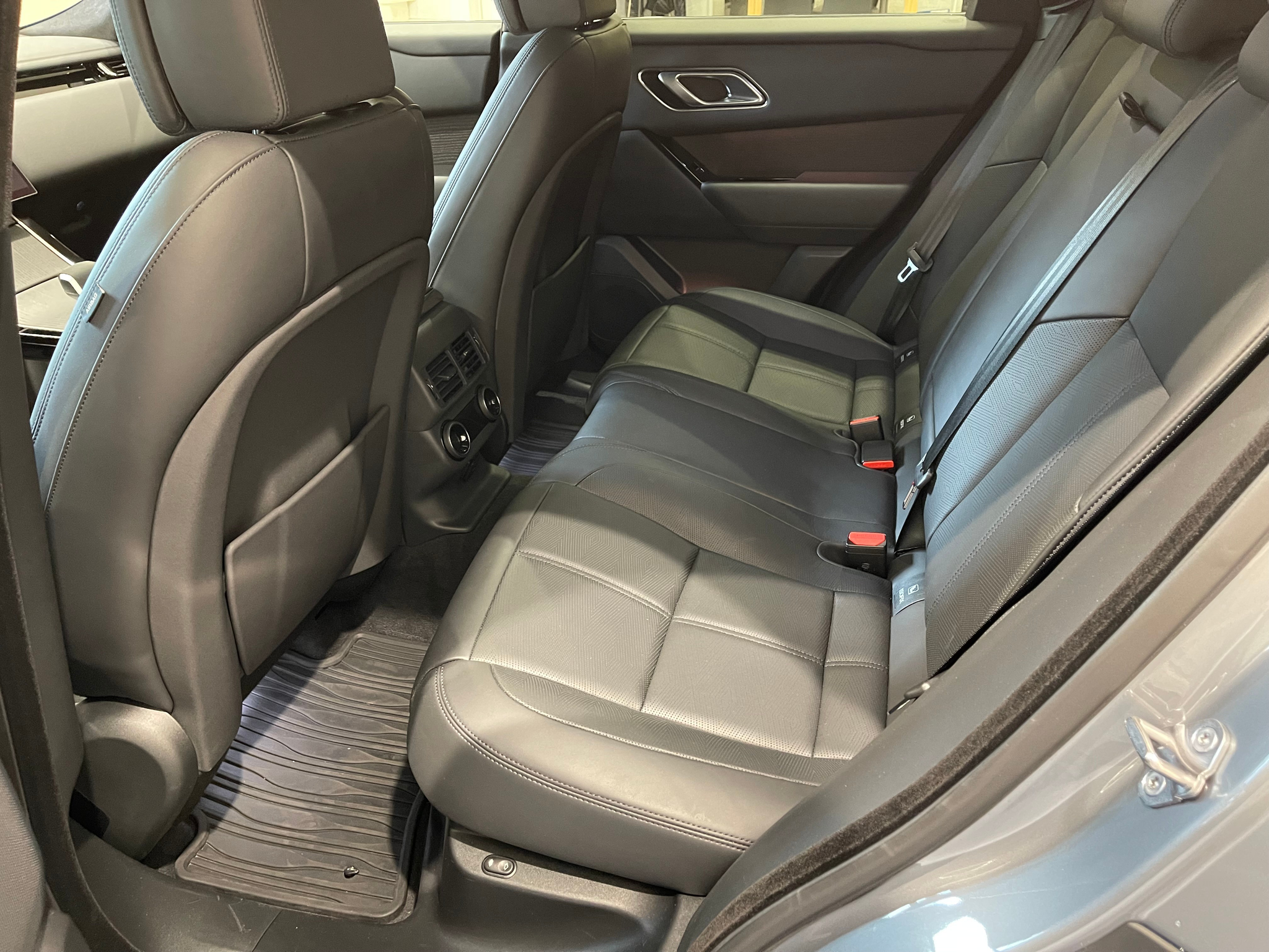 listing desktop thumbnail image 9